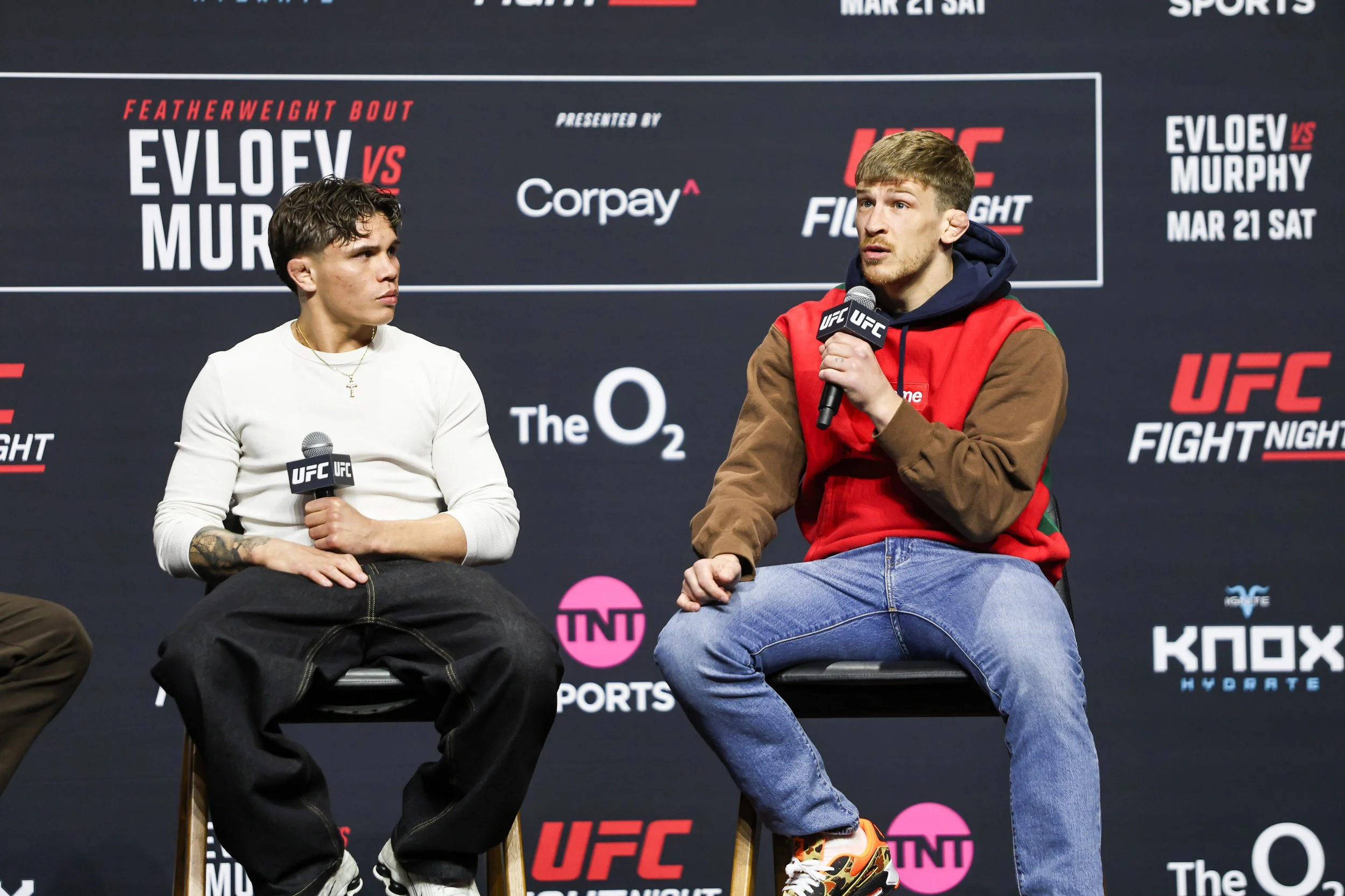 tobytandefoto_UFC Fight Night London Cerimonial Weigh-In_238858t.jpg