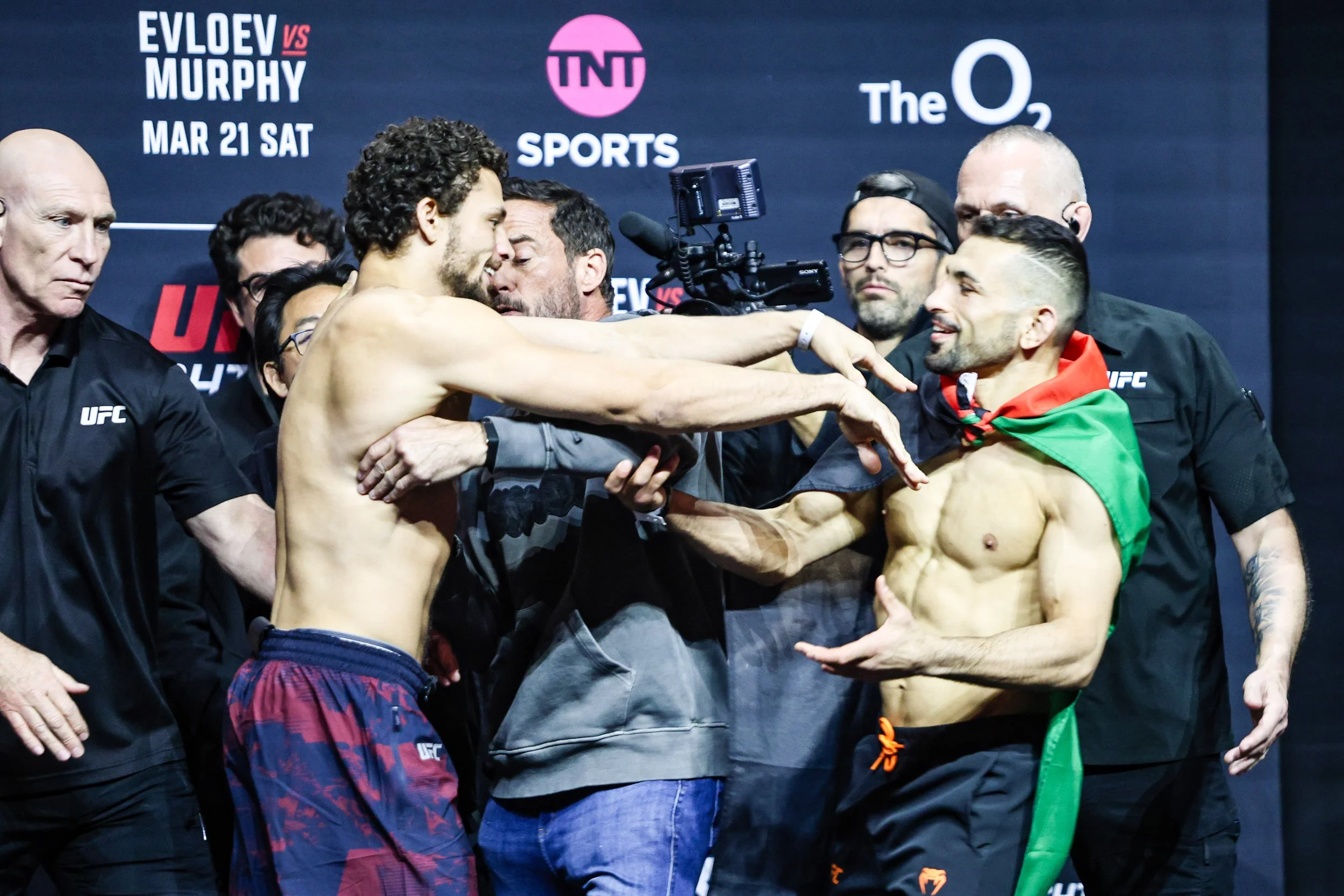 tobytandefoto_UFC Fight Night London Cerimonial Weigh-In_238922t.jpg