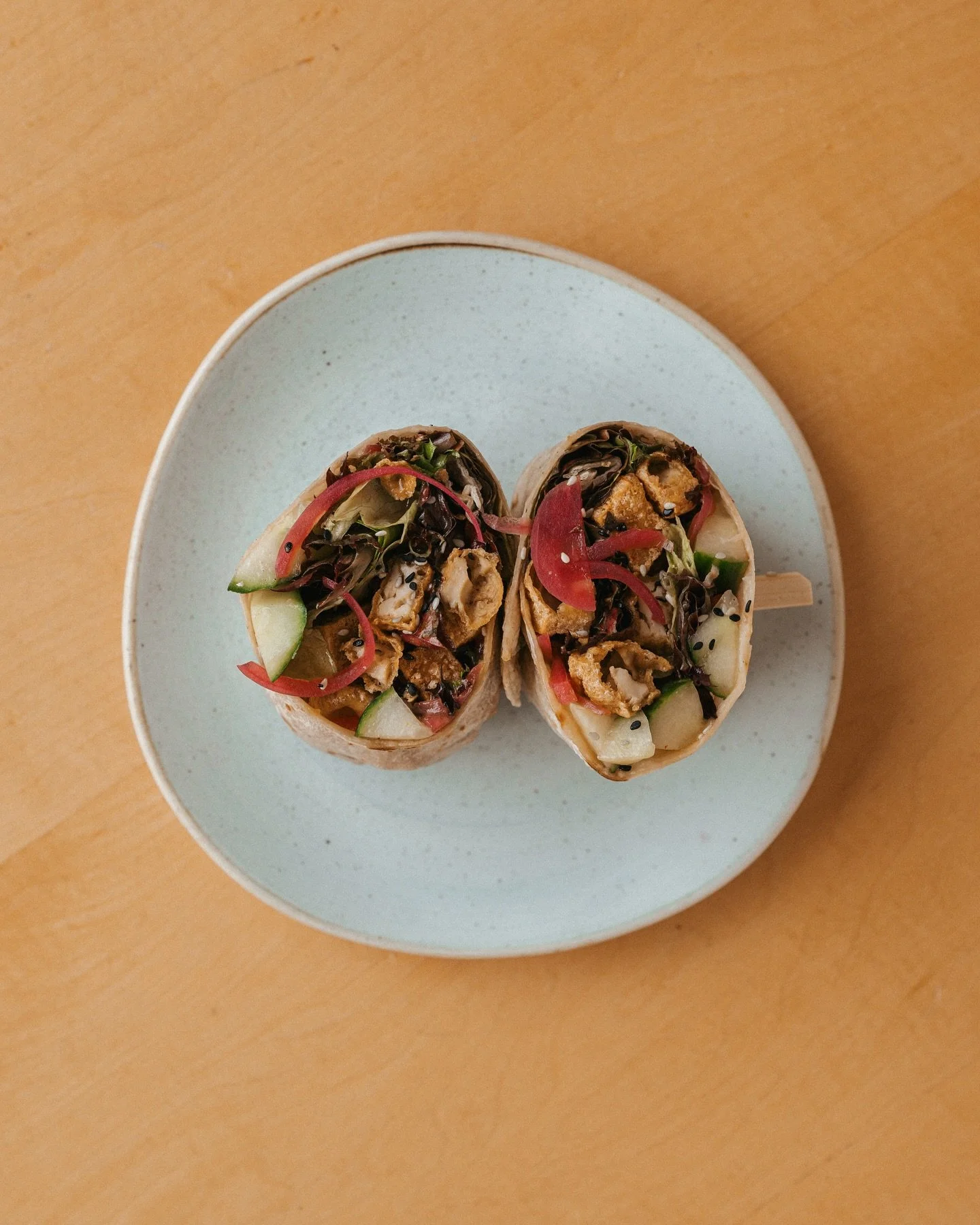 Did you miss our tofu wrap us much as we did??? We thought so 😏 

Back on our Fall menu and better than ever &mdash; crispy tofu bundled up in a flour tortilla with sesame miso dressing, greens, cucumber and pickled onions &mdash; oh yeah, and it&rs