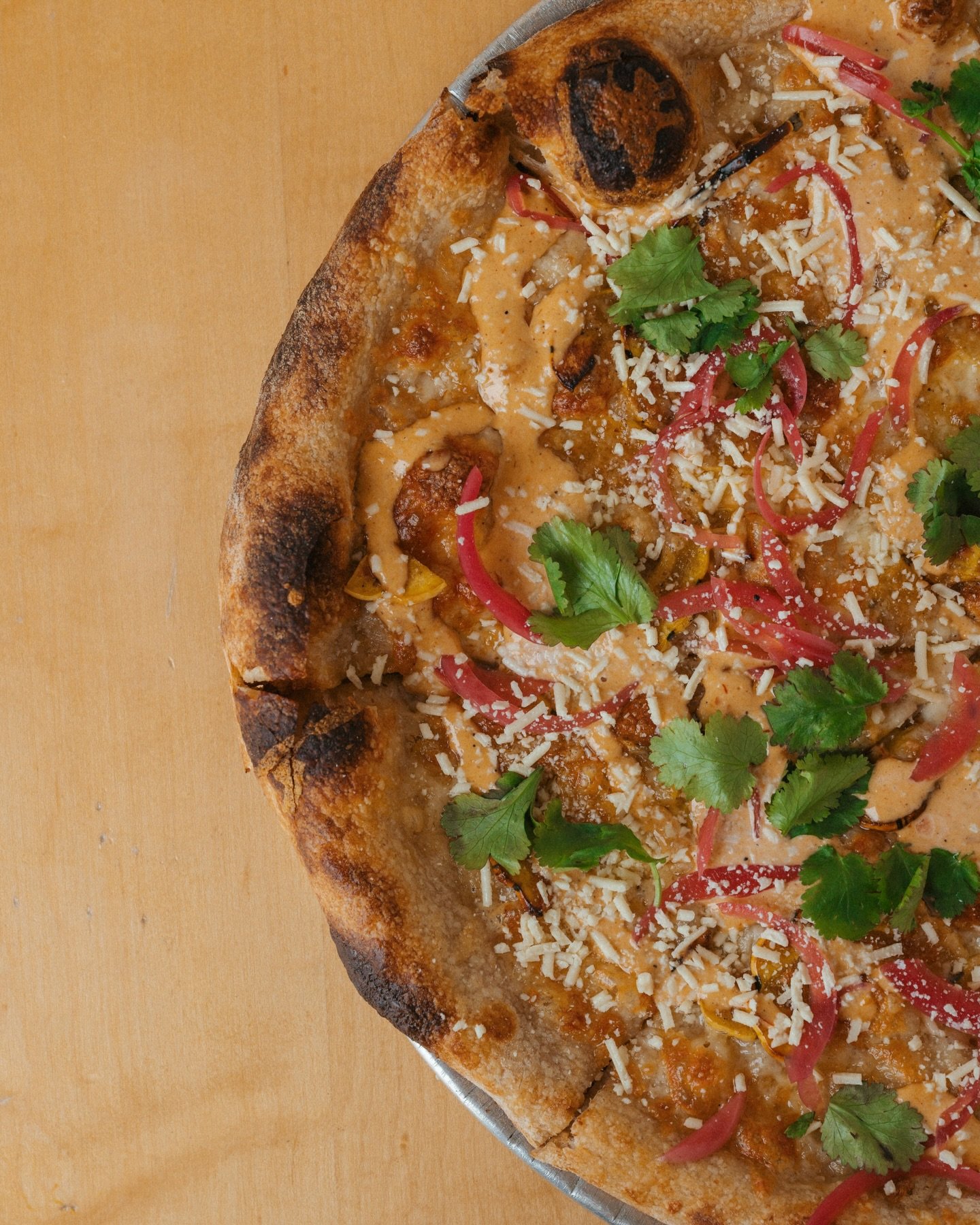 Swipe for a surprise 🤭 why choose when you could have both?? 

On the left delicata squash pizza with garlic butter, cheddar, spicy mayo, cotija, pickled onion, and cilantro&hellip; on the right our butternut squash pizza with @mysticcheeseco Melind
