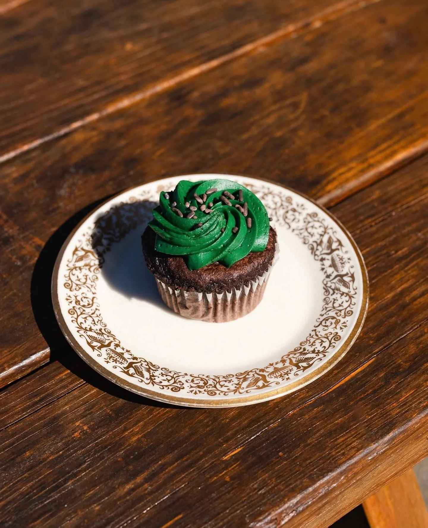 We&rsquo;re taking part of the St. Patrick&rsquo;s Day parade festivities this weekend, stop by for some specials inspired by the holiday (oh, and we have beer too) 🍻🍀

Our classic green frosted chocolate cupcakes with Bailey&rsquo;s ganache + Guin