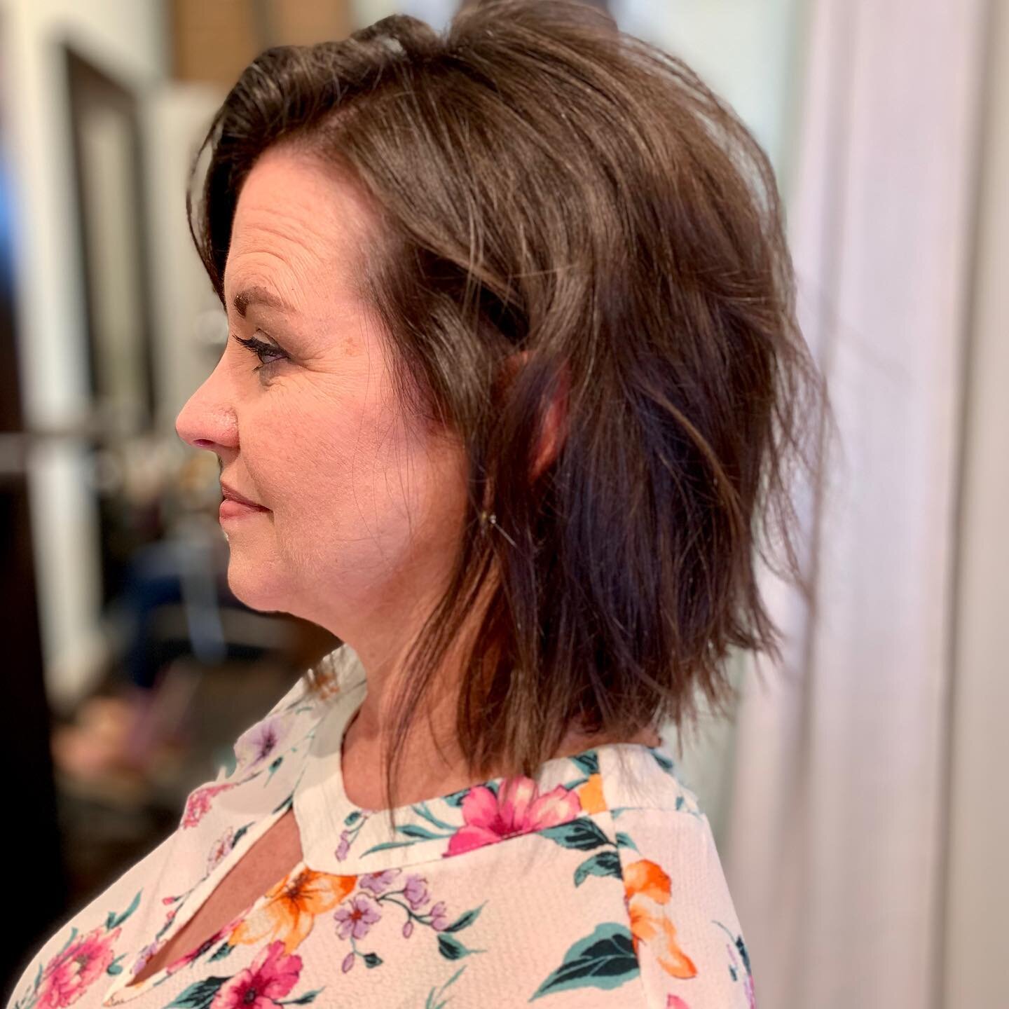 One of my sweetest clients got a major makeover! Took her look to another level. 🔥 .
.
#haircut #longbob #wella #texture #beforeandafter #austinstylist #atxstylist #atxhair