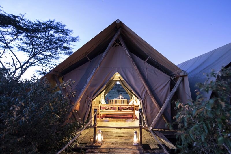 GreatPlains-MaraNyika_ALH-Bedroom-And-Deck (2).jpg