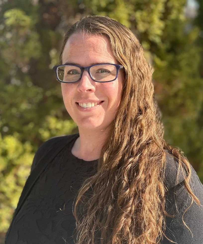 headshot of Lesley Whiffing 