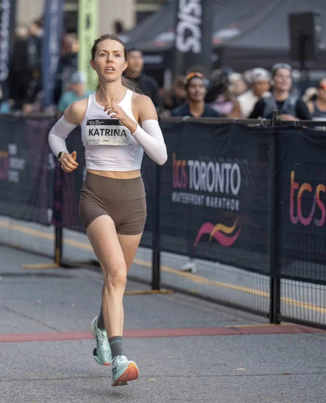 2:46, 18 months postpartum, Toronto Waterfront Marathon 2026 🏁

Not my fastest marathon but one of my proudest. 

When I think back on this training block I&rsquo;ll  remember: 

✔️Questioning if it was still worth competing. 
✔️The countless slow A