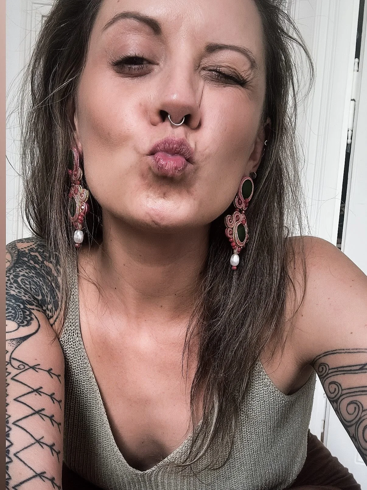 You are the accumulation of your behaviors 😘 😅🫠🤗🤷🏻&zwj;♀️

Sweet summer kiss to you! 
xx A