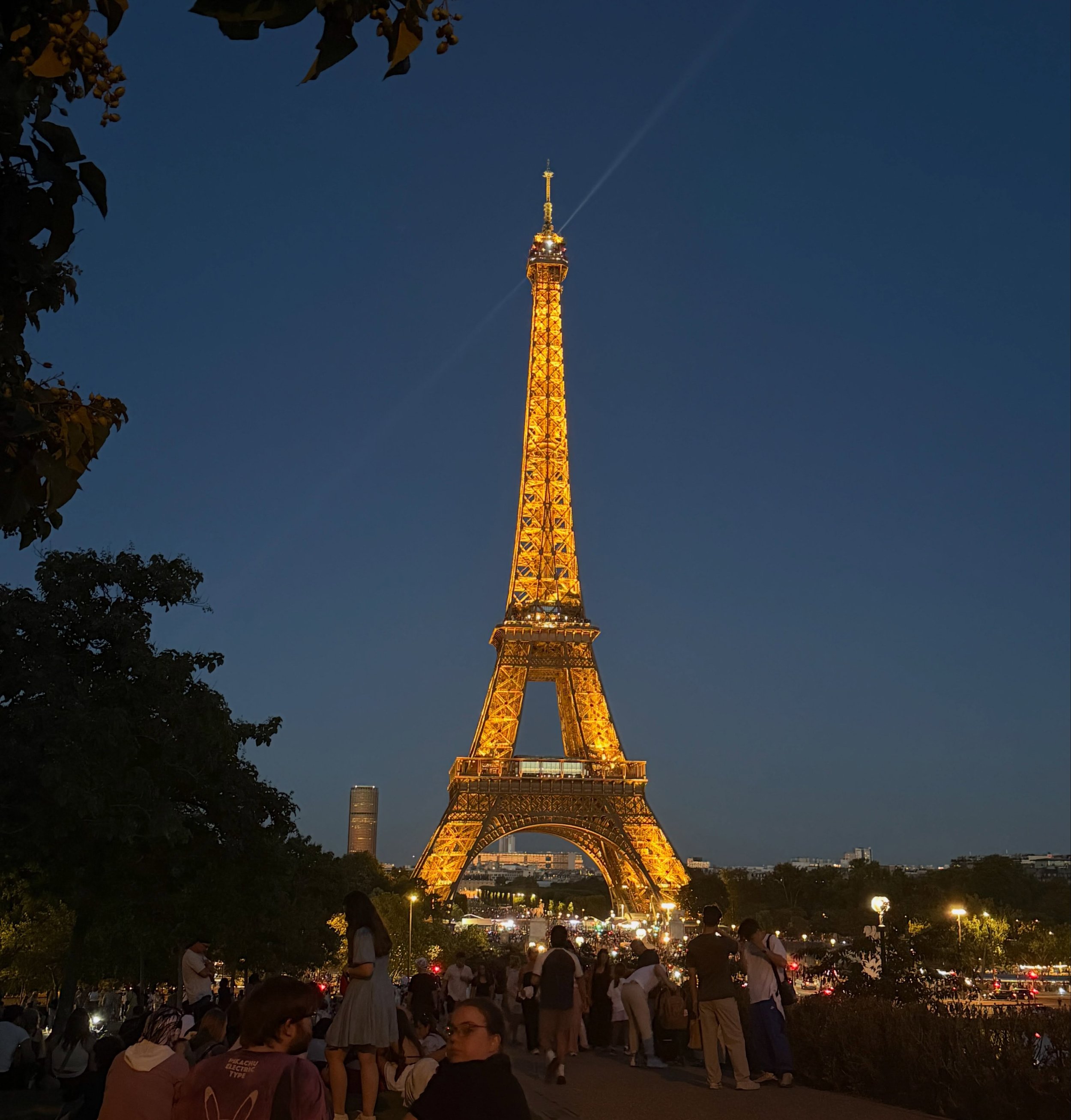 I snuck away from Lisbon to go to Paris for the weekend &amp; had the most magical two days. Paris is, unequivocally, my favorite place on earth. So glad I got to visit!

I cried as soon as I saw the Metro sign when I got off the train from the airpo