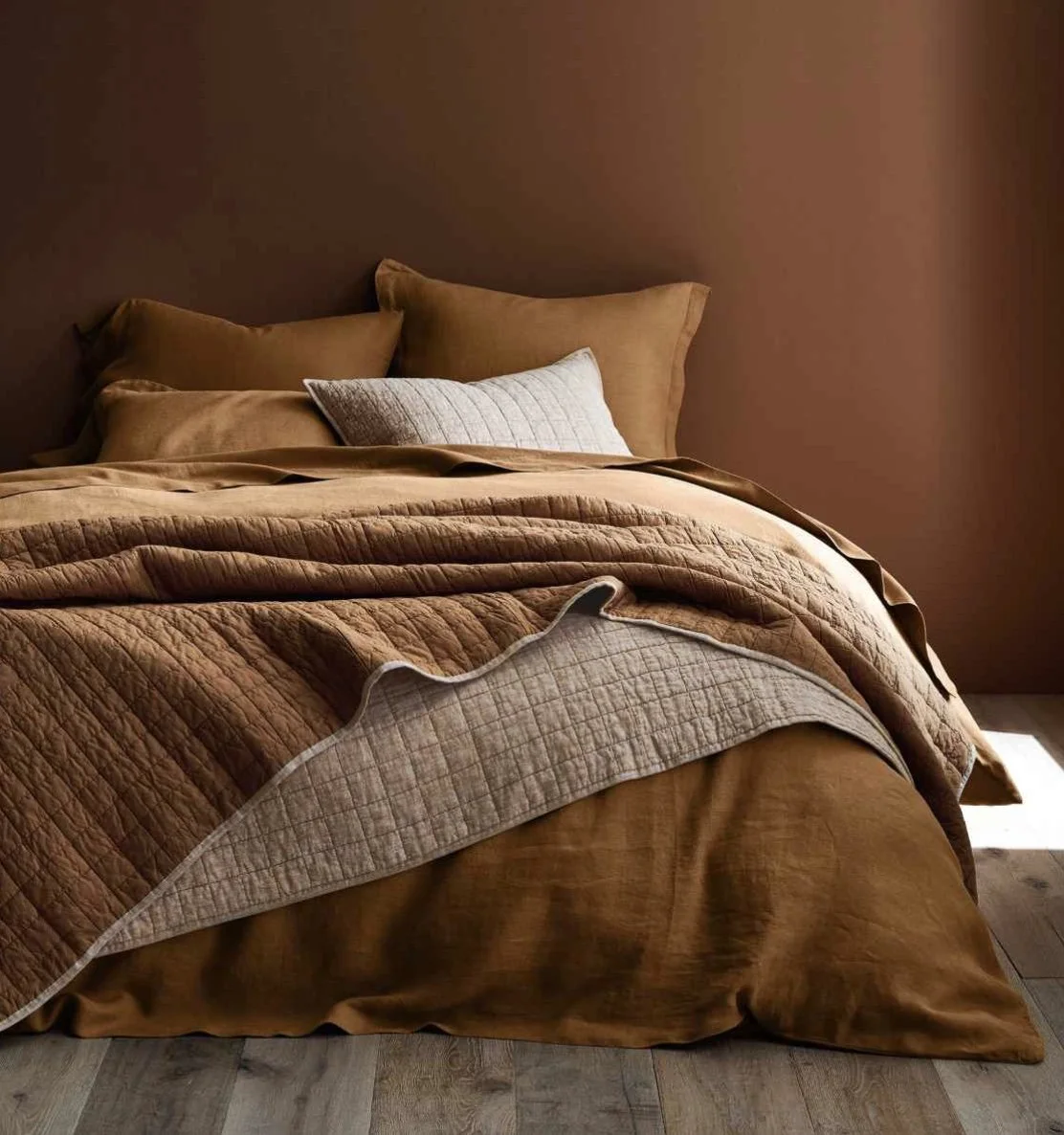 Fall-Inspired Bedroom Makeover: Creating a Retreat for the Almost Colder Months