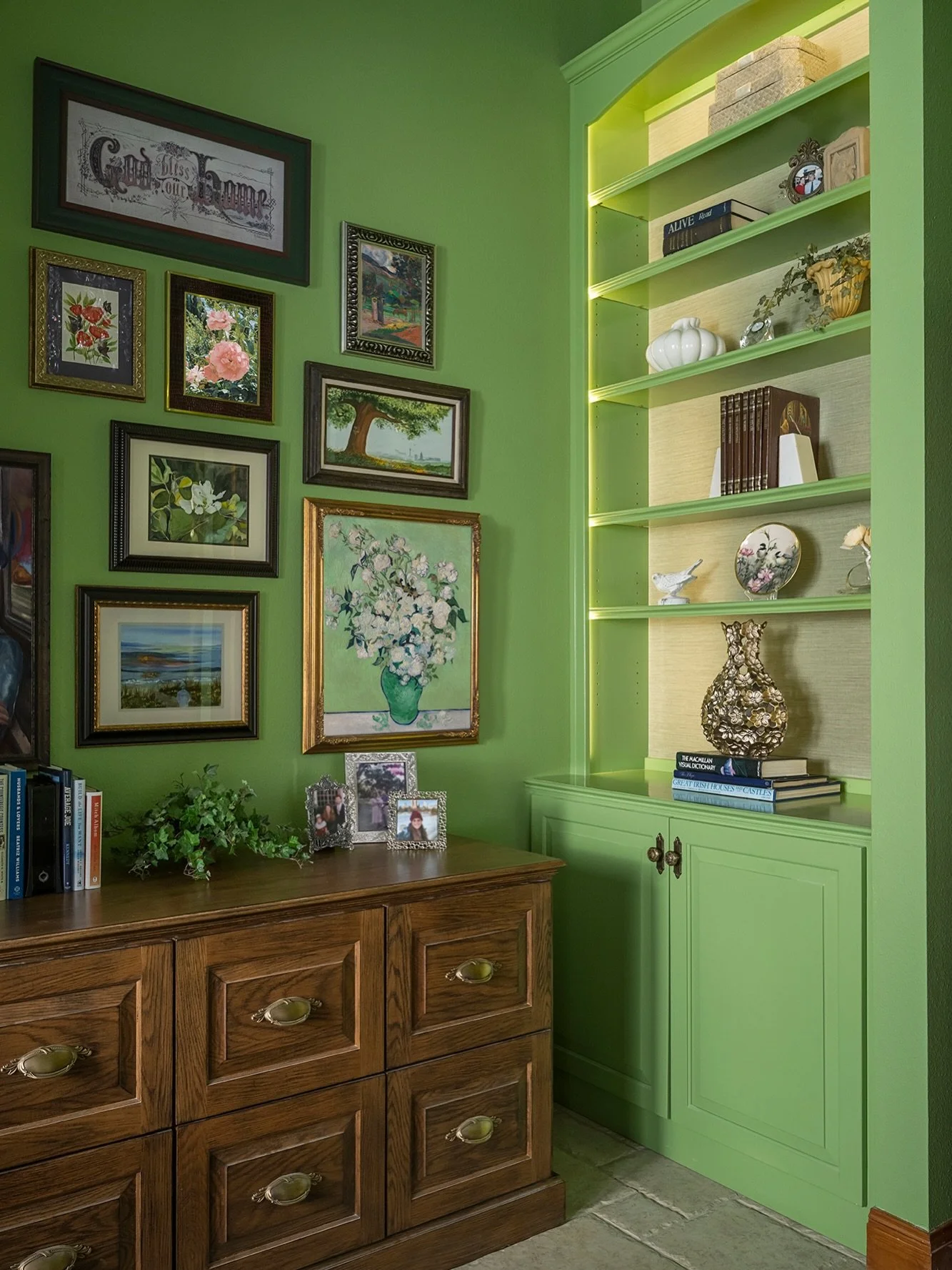 PLAN IT OUT | Before we put a single hole in the wall, we took over the floor. 🖼️

Our client&rsquo;s collected art deserved a thoughtful arrangement. So we laid out the pieces, measured, adjusted the spacing, and worked through how they would come 