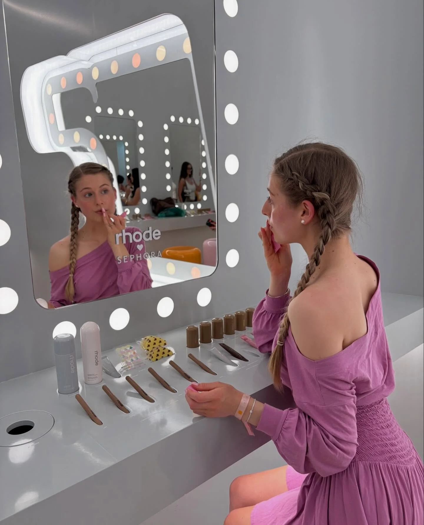 @rhode world pop up🌴💕🍌 my heaven!!