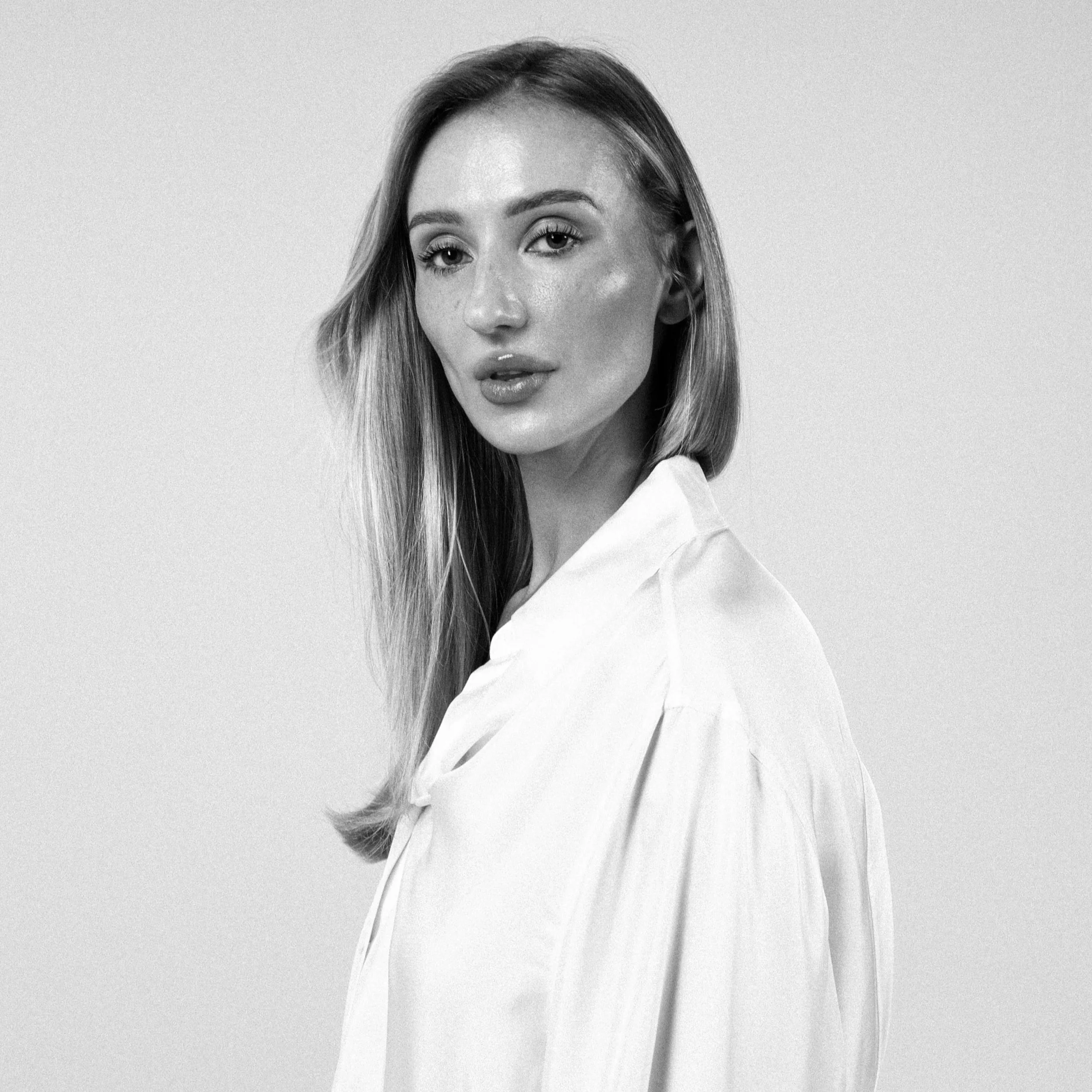 Who What Wear: I'm a Skincare Founder—This 5-Step IYKYK Routine Gives Me Dewy, Filter-Like Skin