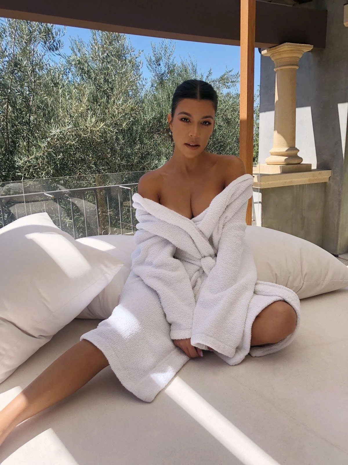 Who What Wear: Kourtney Kardashian Barker's Fall Wellness Routine Includes Immunity Gummies and a Cozy $13 Product You Already Own