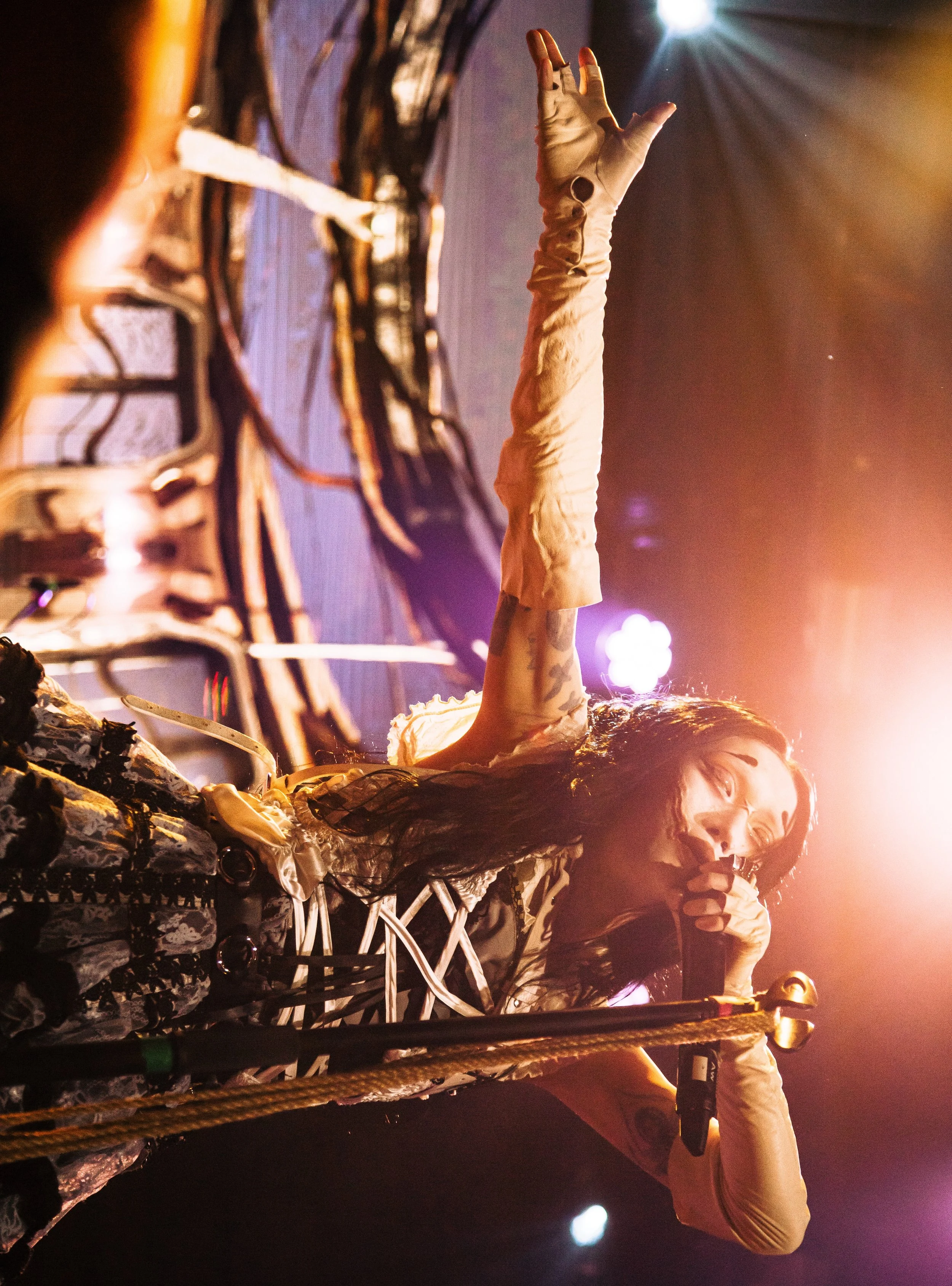 yeule and opener SASAMI electrify New York City with the softscars tour