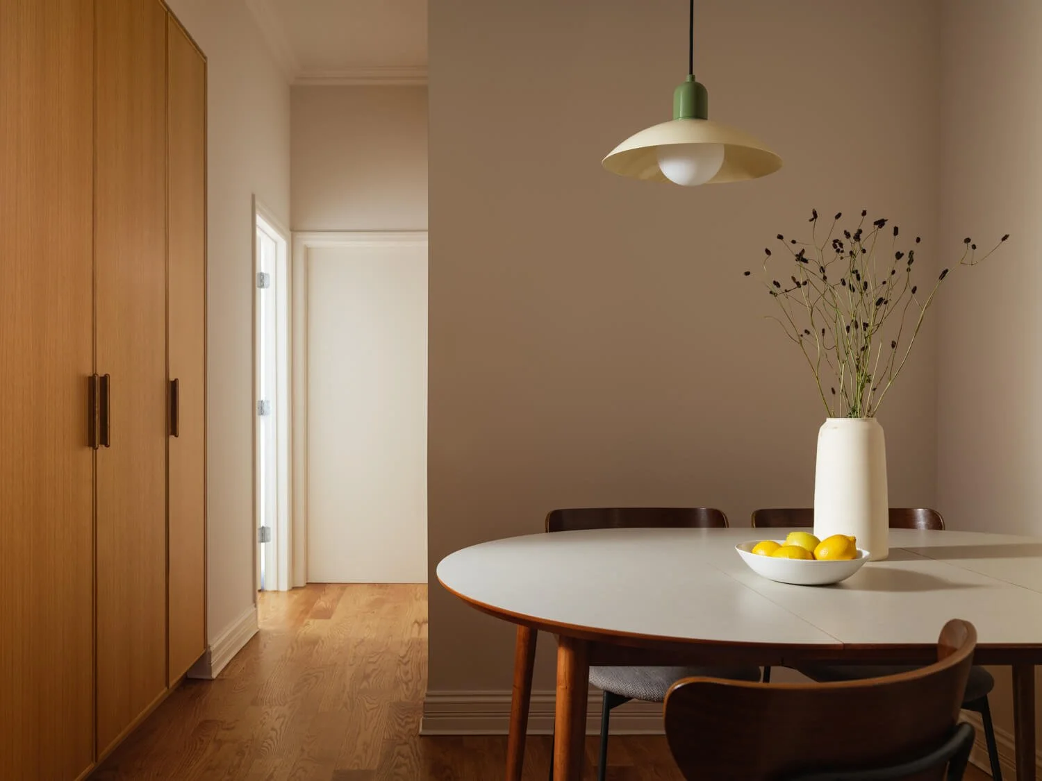 Top Tips for Small Home Interior Design: Maximize Space &amp; Style