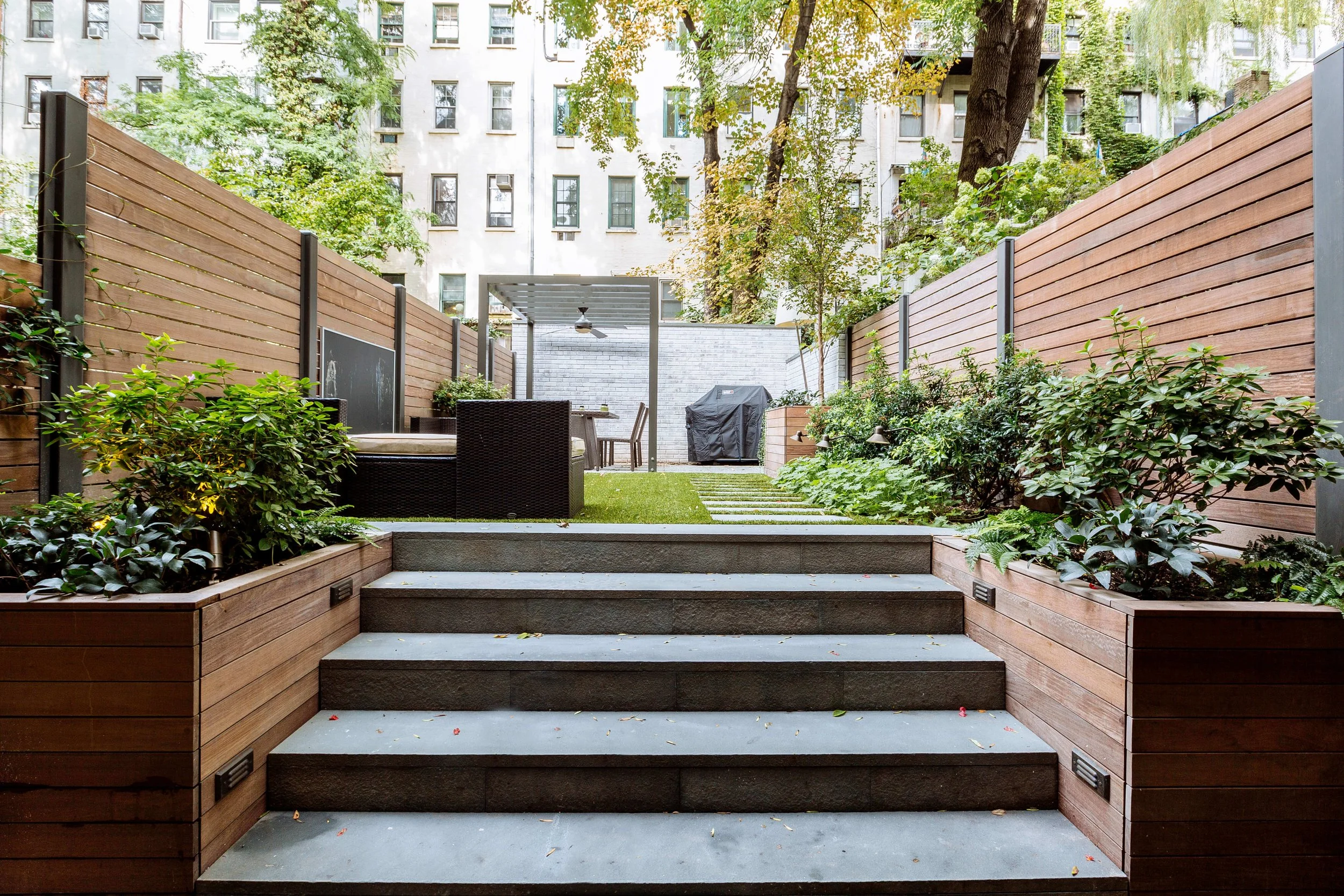 Brownstone Rear Garden Renovation by Mammoth