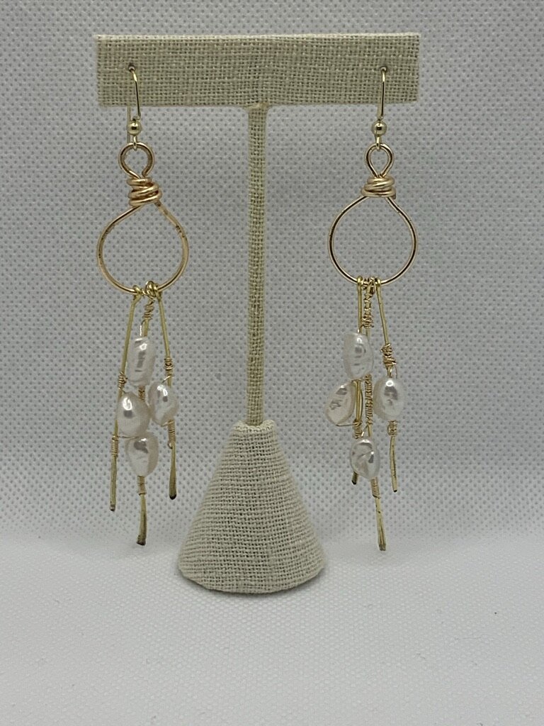 GOLD & PEARL BREEZE STNACHION.jpeg
