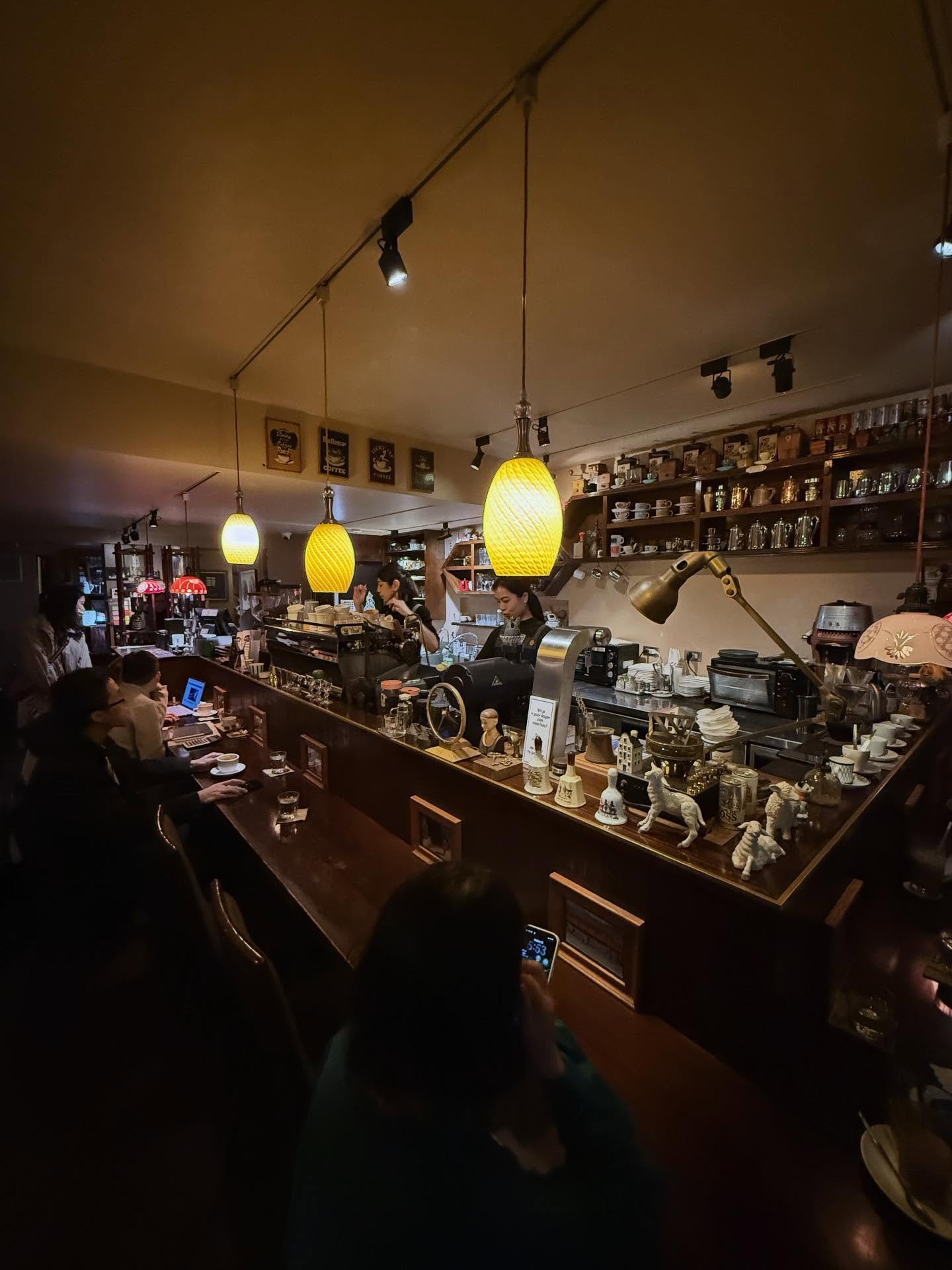 2nd week done.

One day I walked into a random beef noodle place. I asked to see the menu first and the server said we only have 1 item, beef noodle. So I decided to give it a try.

There were only 2 other customers inside. I set down, the noodle qui