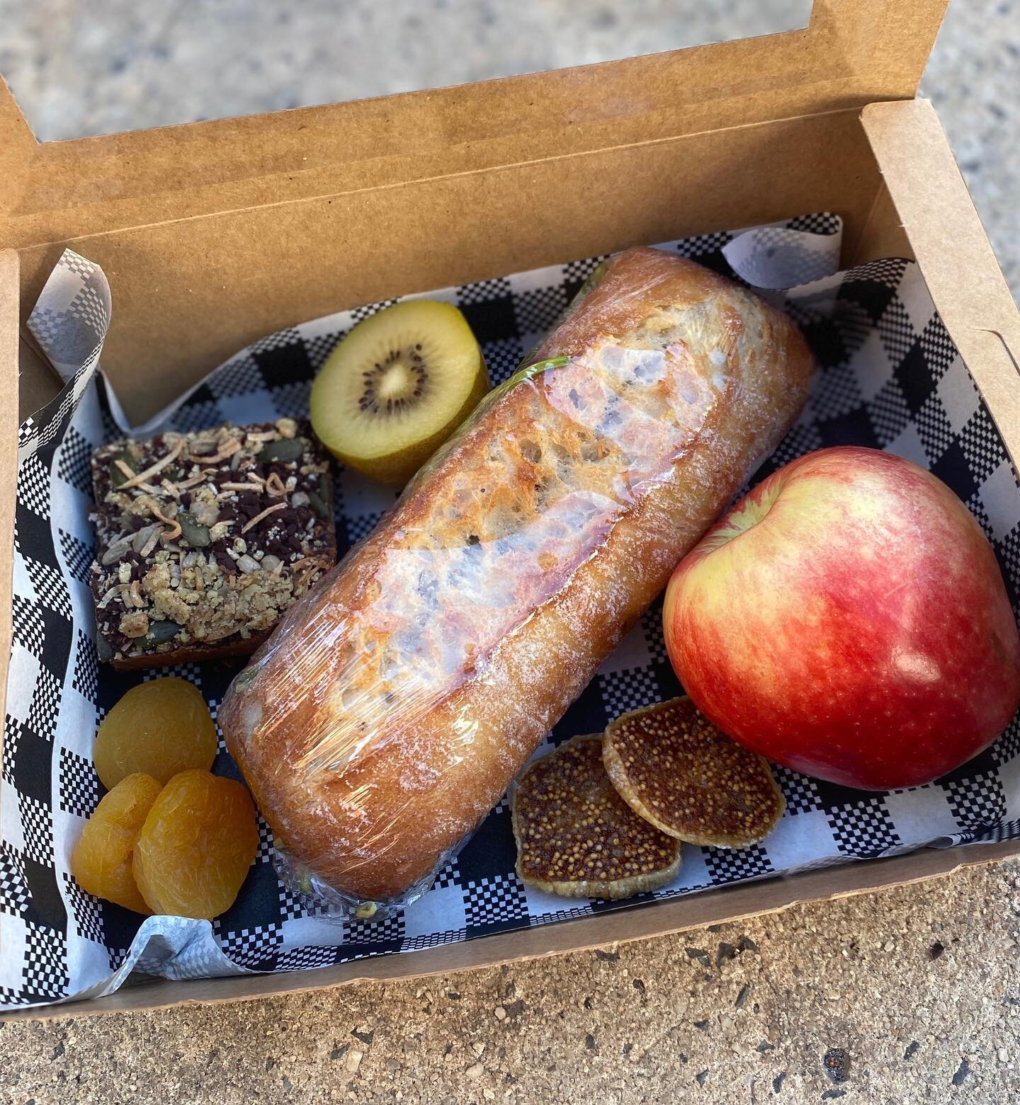 Pop in today to pick up our new &ldquo;lunch box&rdquo; 🍎 choose from a selection of seasonal fruits, sourdough baguette &amp; a healthy treat 🍫