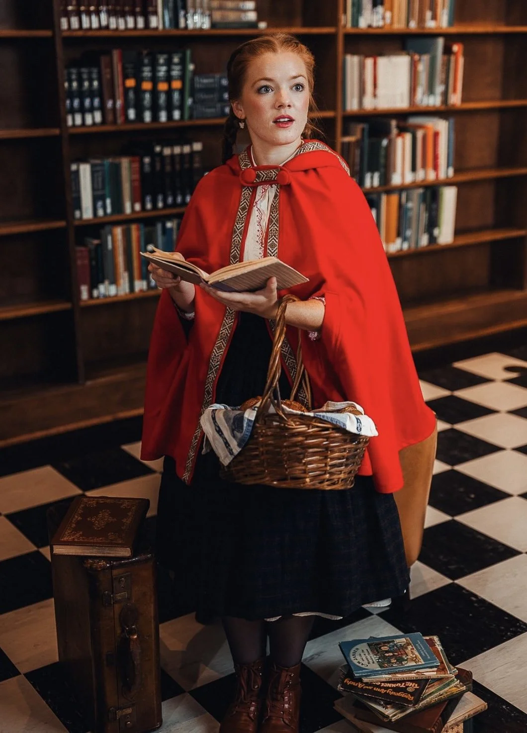 12 hours after getting off the plane from Disney Cruise Line, Meredith got on a train to play a dream role, Little Red Ridinghood, in Virginia Theatre Festival's production of "Into The Woods"!
