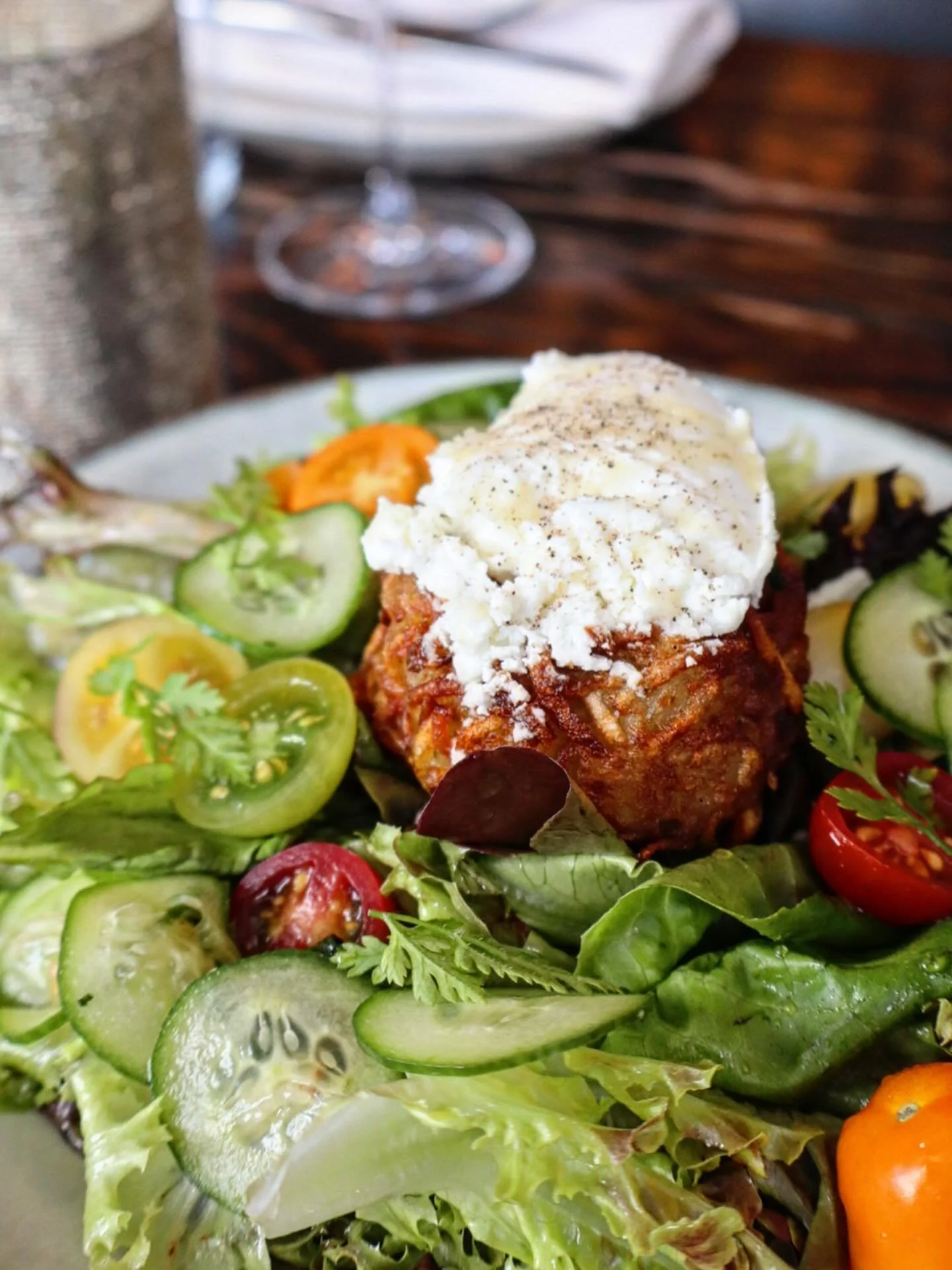Nouvelle salade du midi avec ch&egrave;vre et r&ouml;sti 🐐