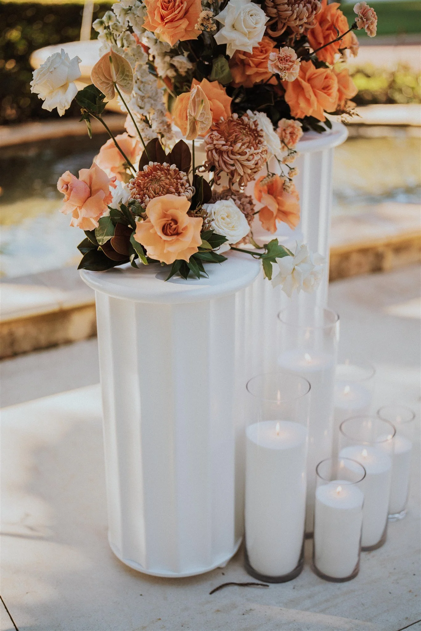 White curved Double Curved Plinth