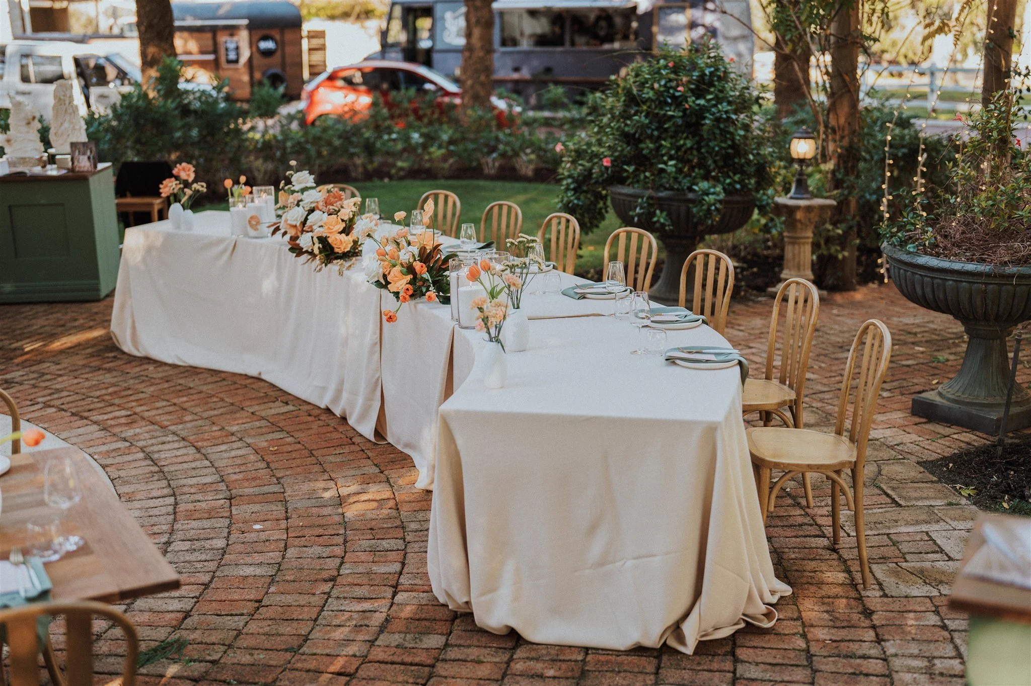 curved-wedding-head-table-brookleigh-estate.jpg