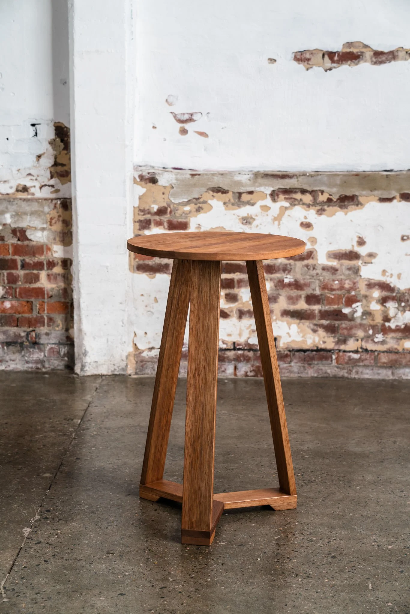 Ava Table