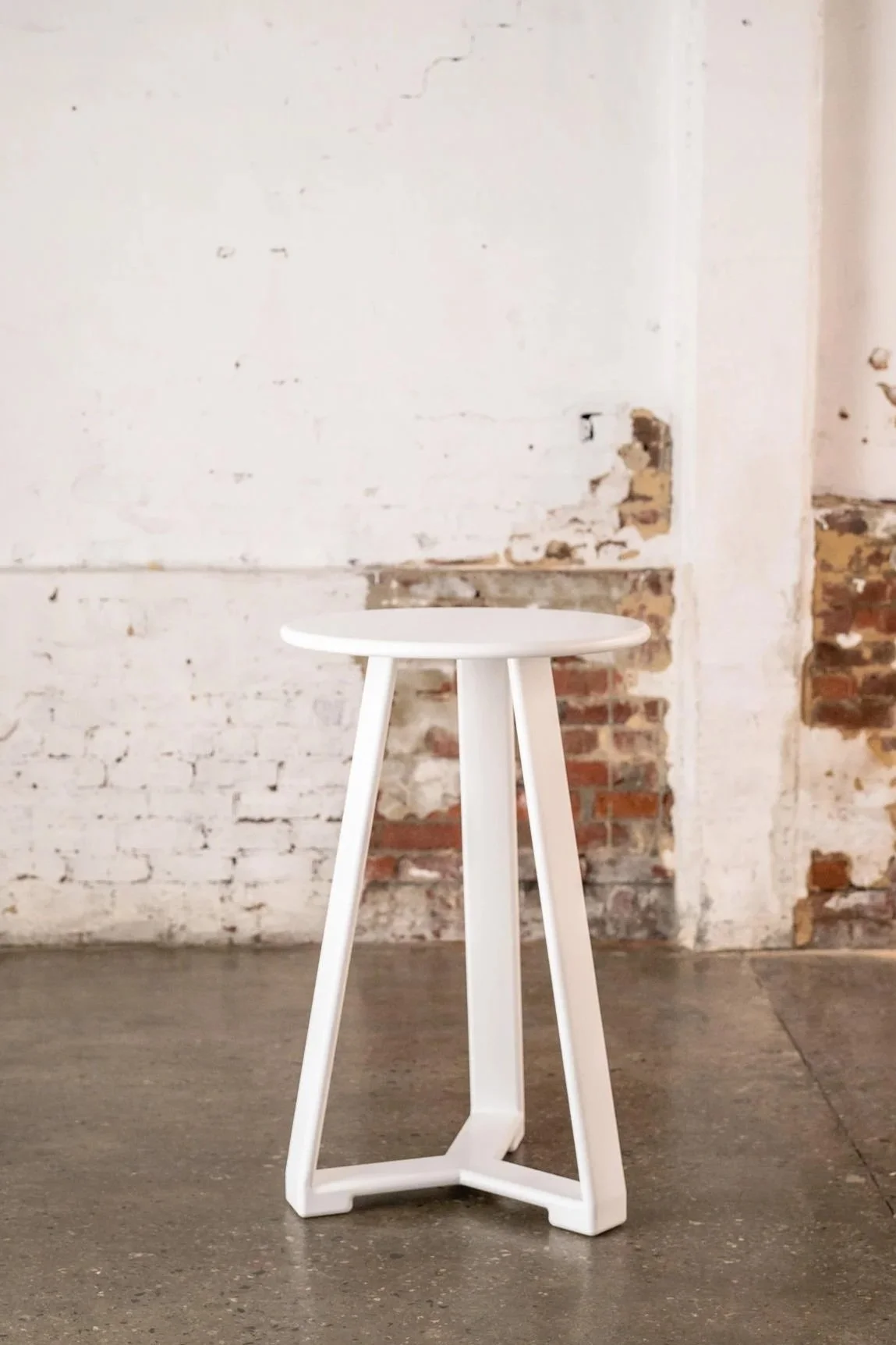Grace round white cocktail table