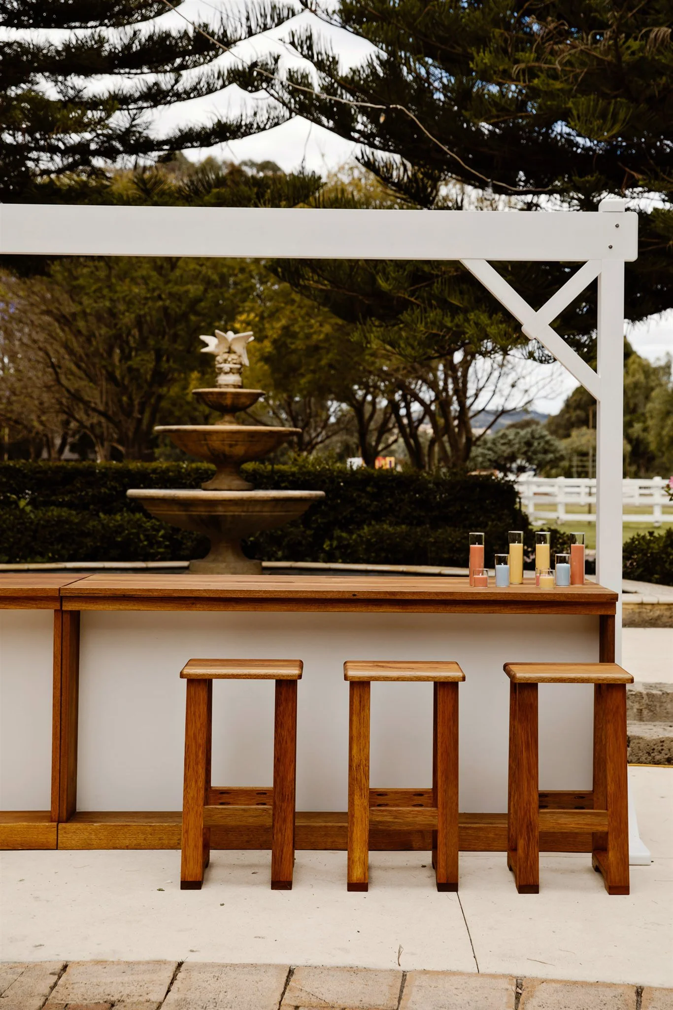 Oak Frame timber bar set with bar stools