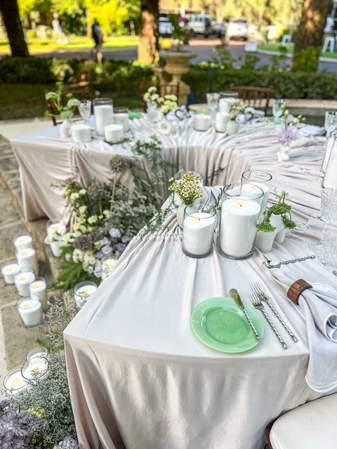 Luna Horseshoe Table