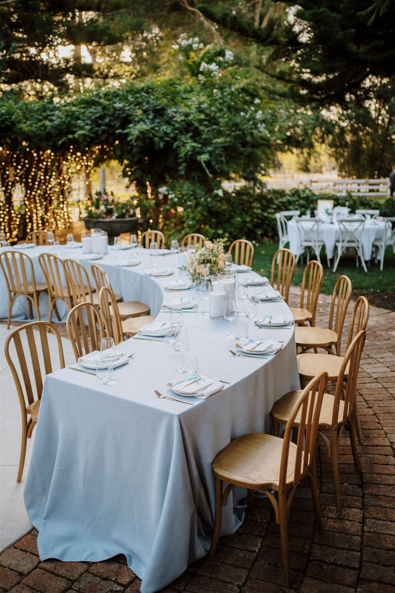 Steph curved wedding table