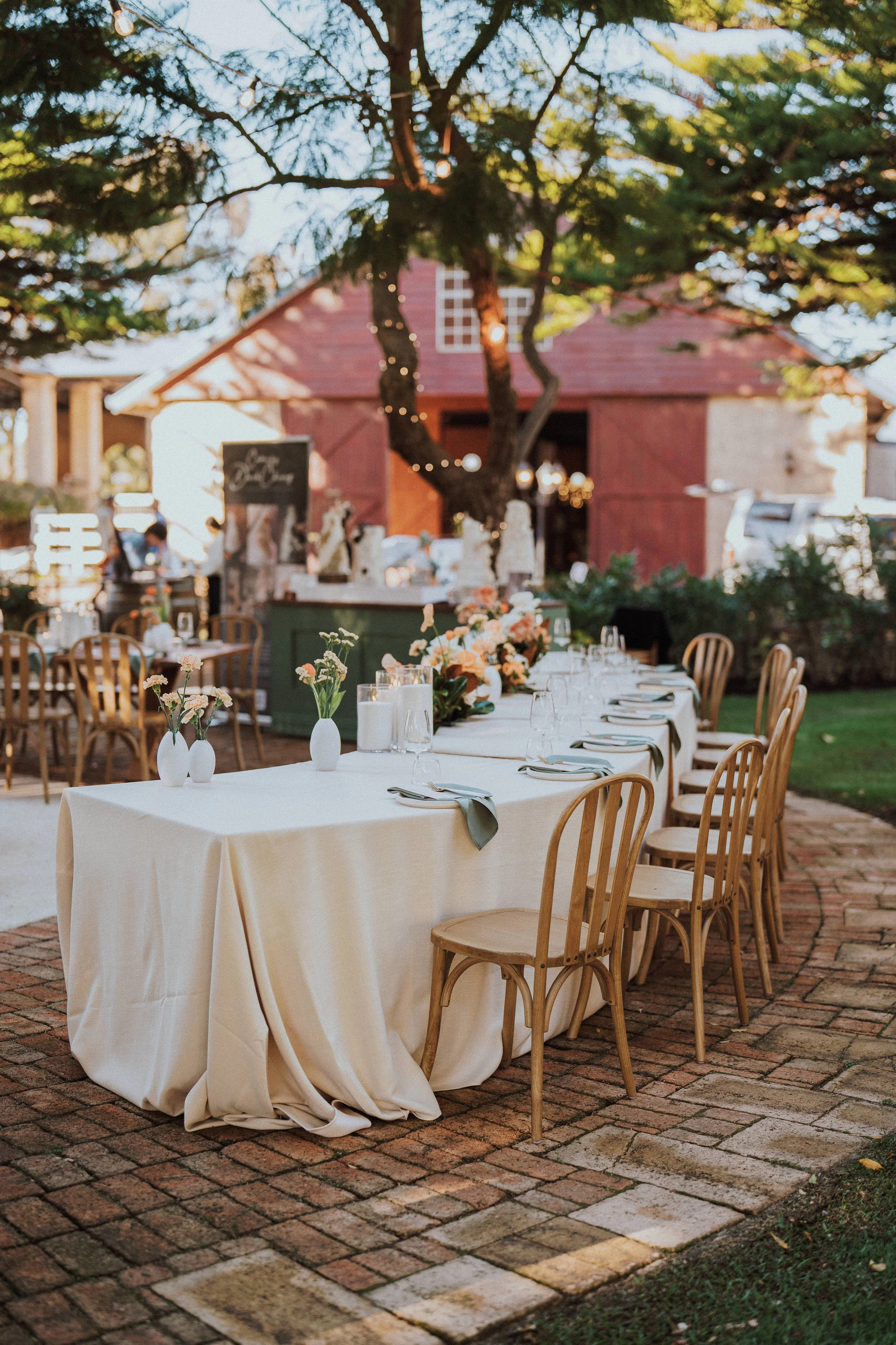 curved-bridal-table-brookleigh-estate.jpg