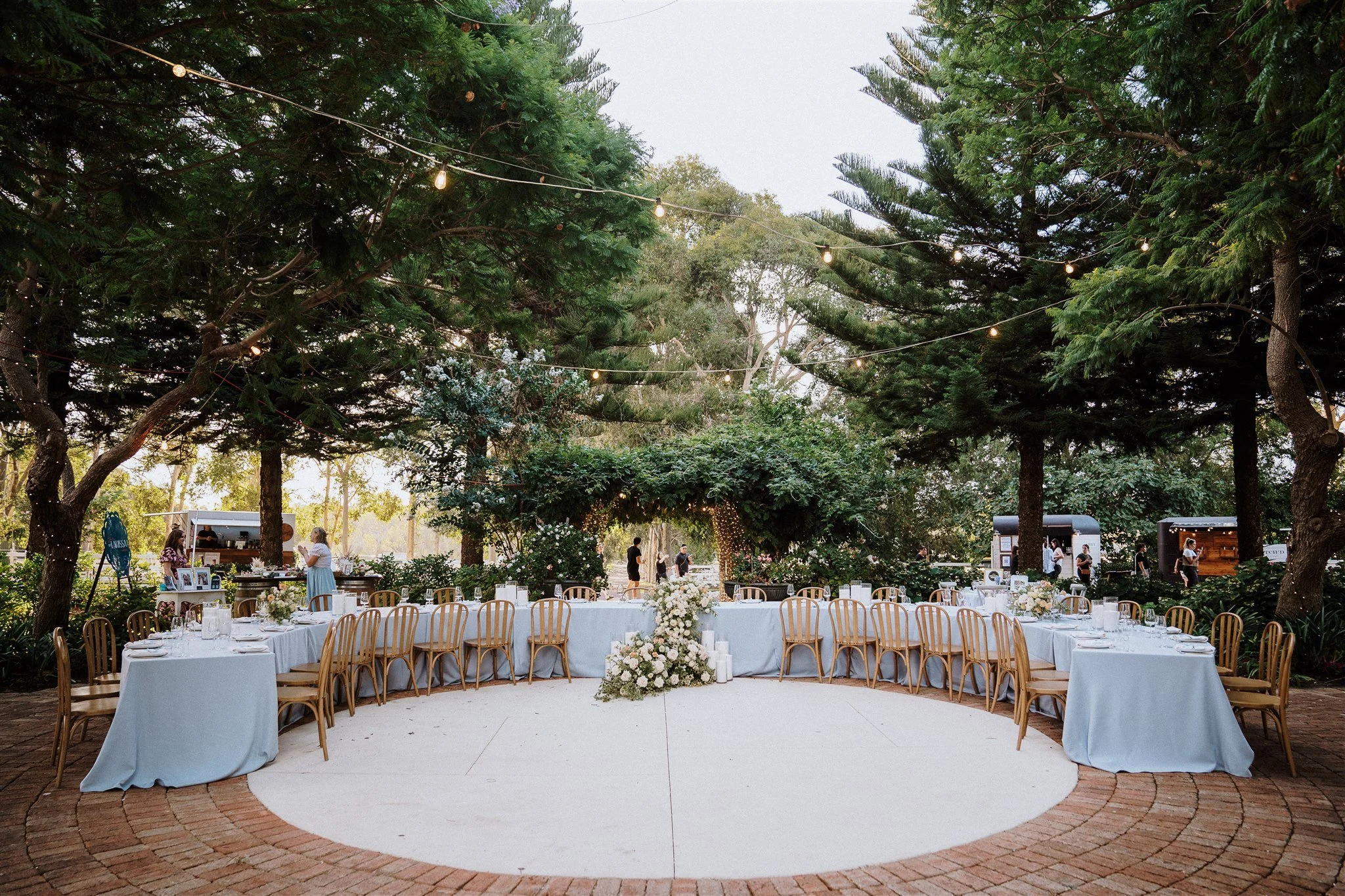 open-circle-table-wedding-reception1.jpg