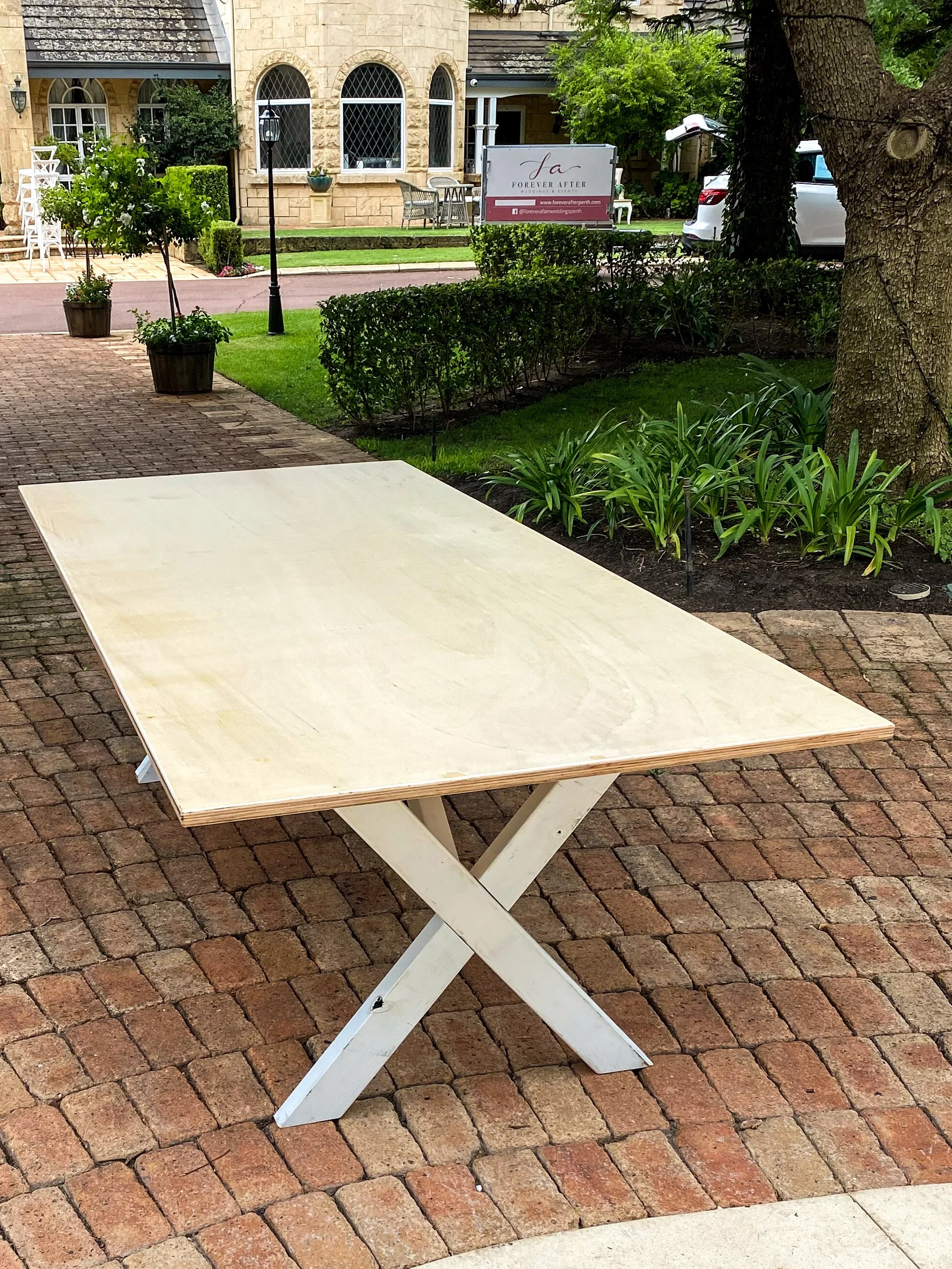 Jayne Table