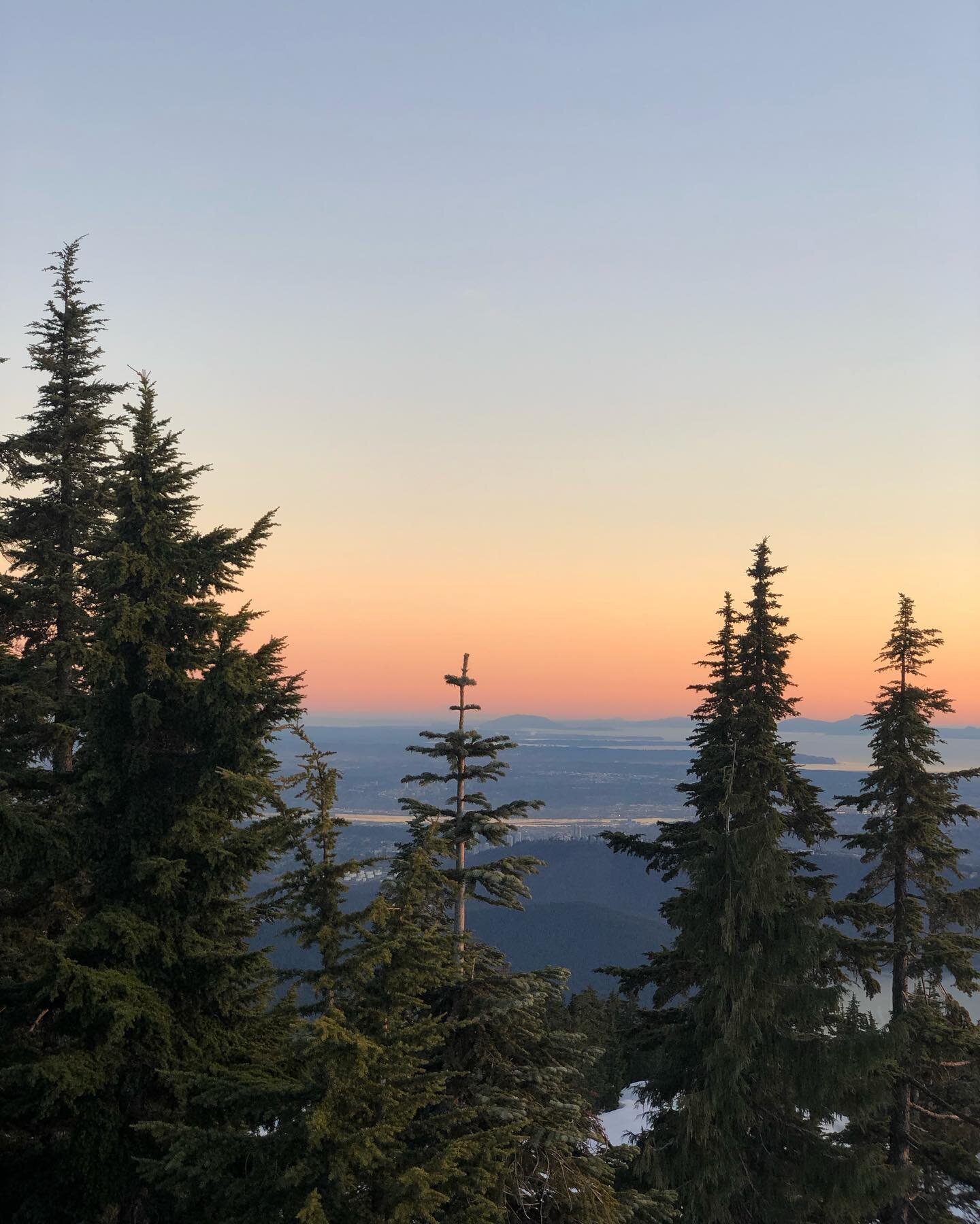 21/22 winter album: part two ❄️

1. Sunset on Mt.Seymour
2. 👽
3-5. Jack&rsquo;s 30th at Sasquatch
6. Wittsy&rsquo;s morning warm up
7&amp;8. Whistler for Catherines bday 🎂
9. Lovely catch up adventures with Robyn 
10. Many pow