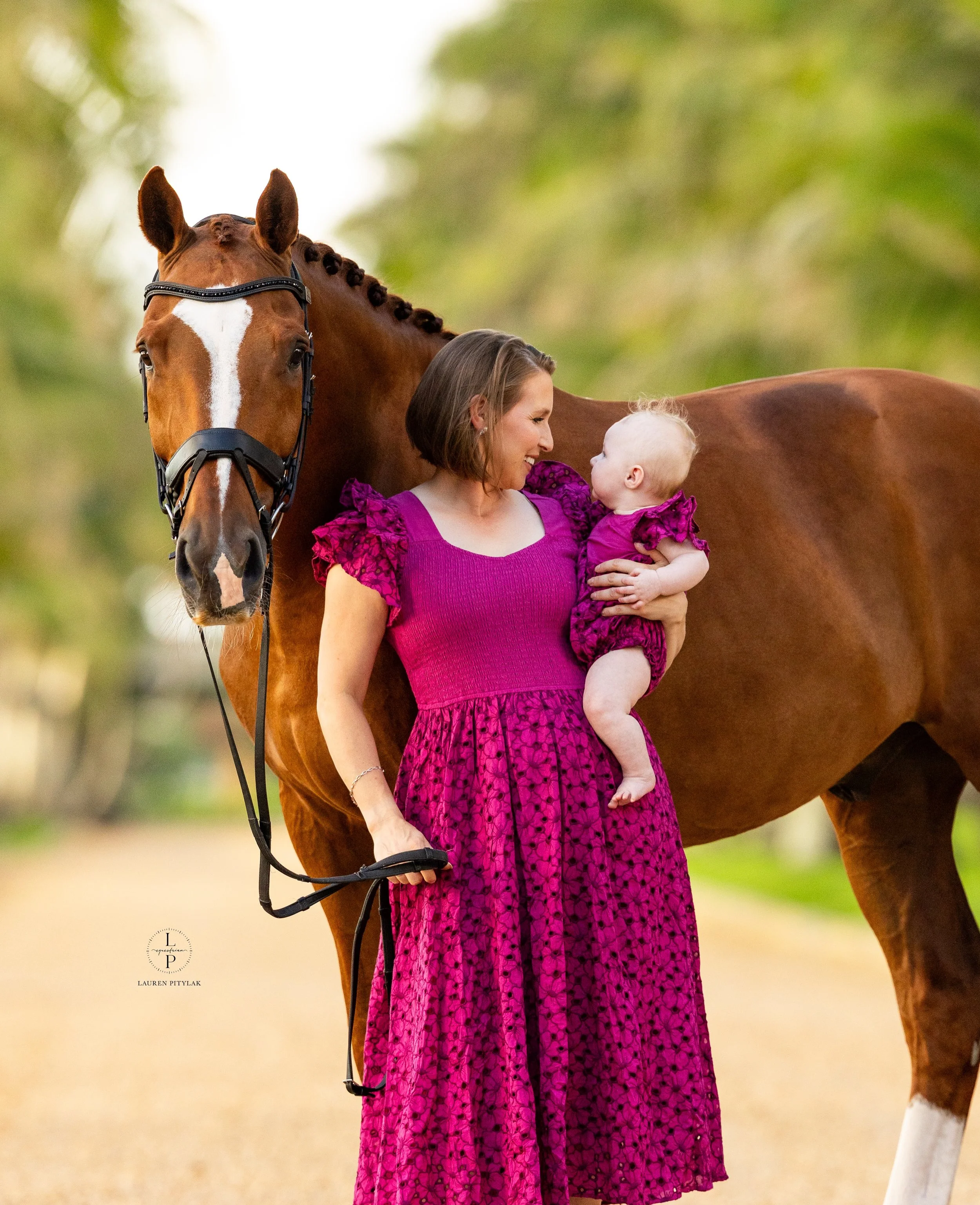 Wishing everyone a happy Mother&rsquo;s Day! 🌸💕

#equestrian #familyportraits #equinephotographer