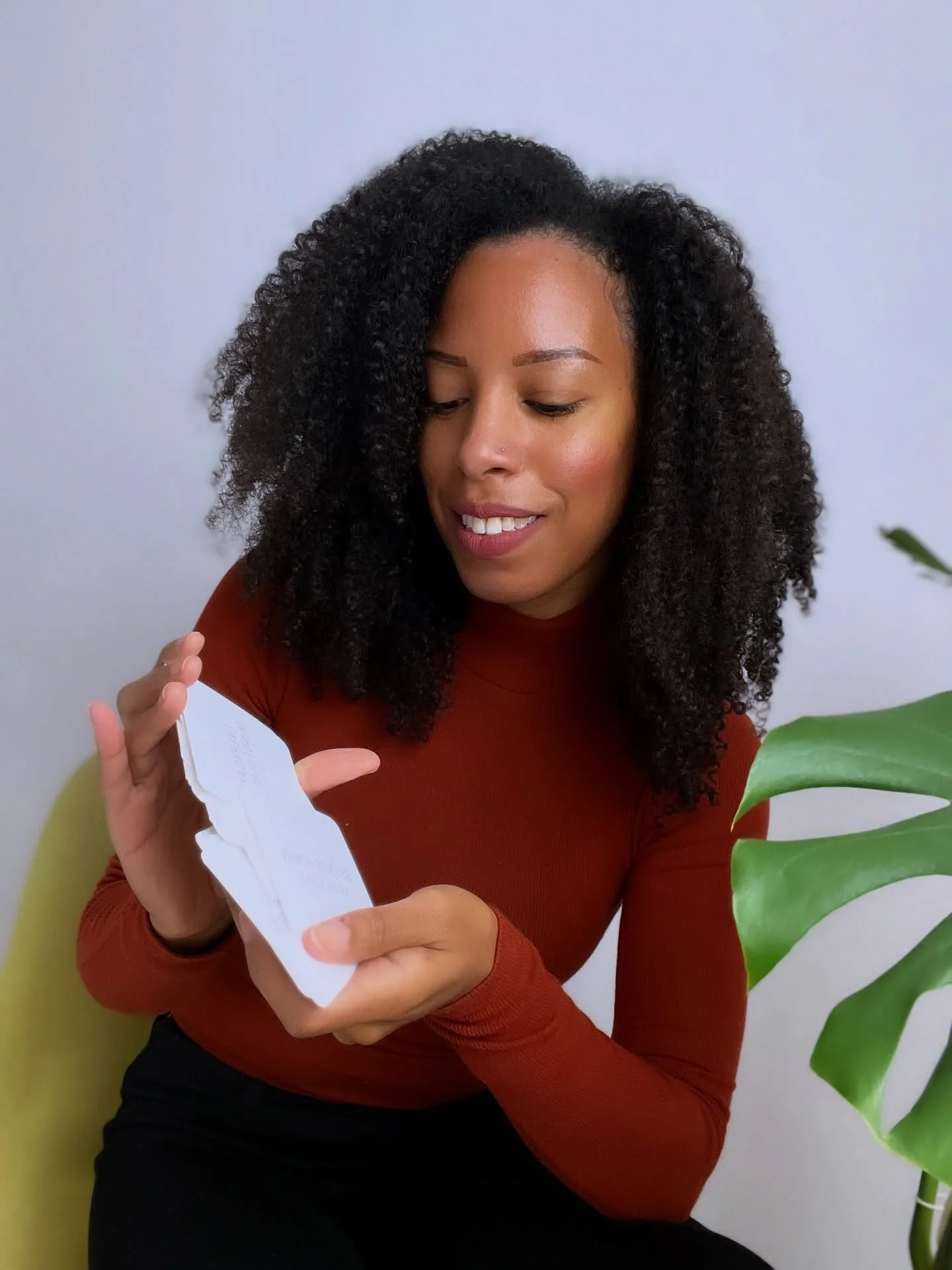 Until Oct 31, save $5 off and receive a bonus gift when you pre-order the Everyday Mindfulness Auracle: A 30-Card Deck.
This minimalist-style deck offers a perfect introduction for those curious about mindfulness, as well as a refreshing resource fo