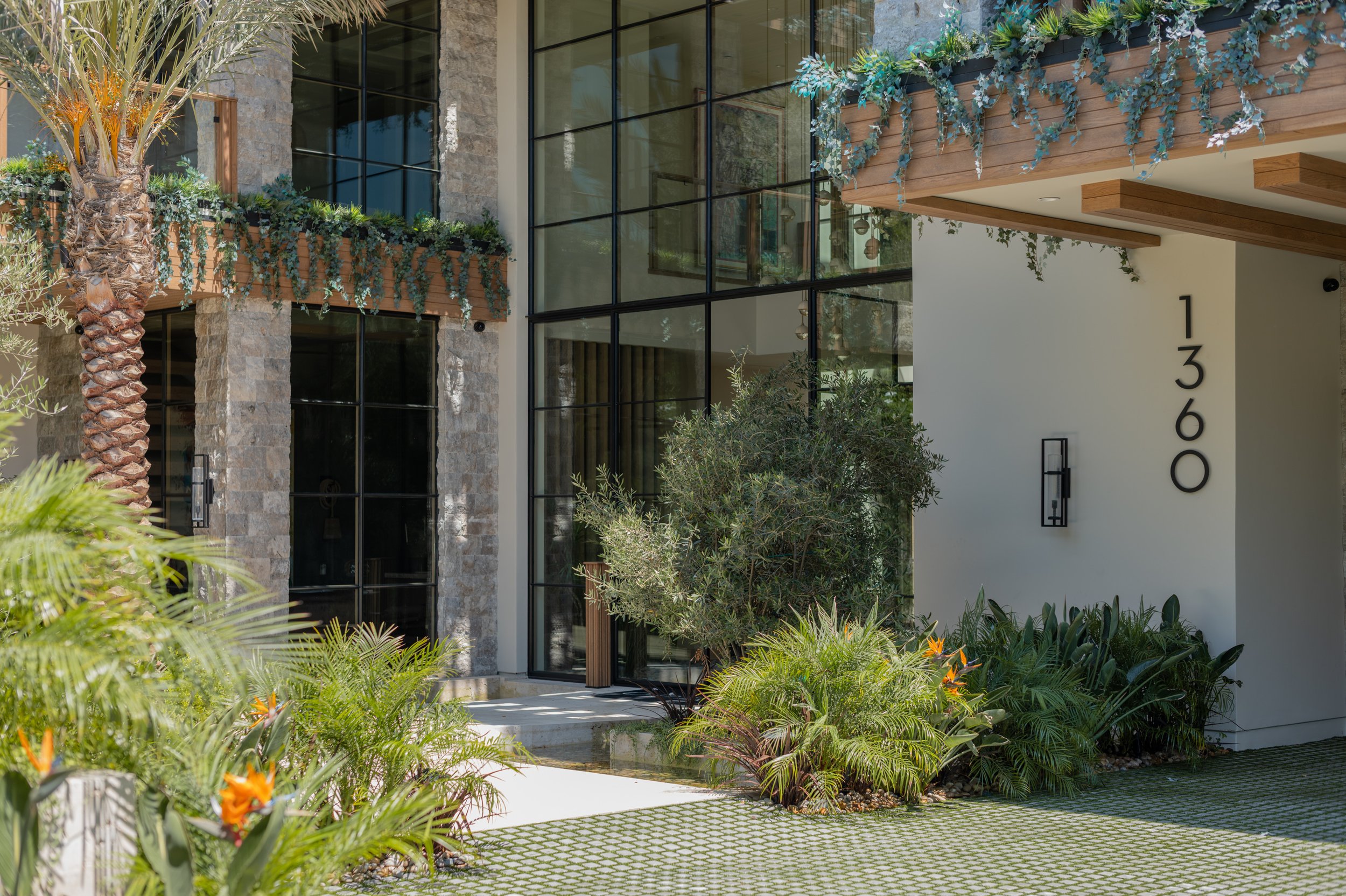 1360 Laurel Way - LR-177.jpg