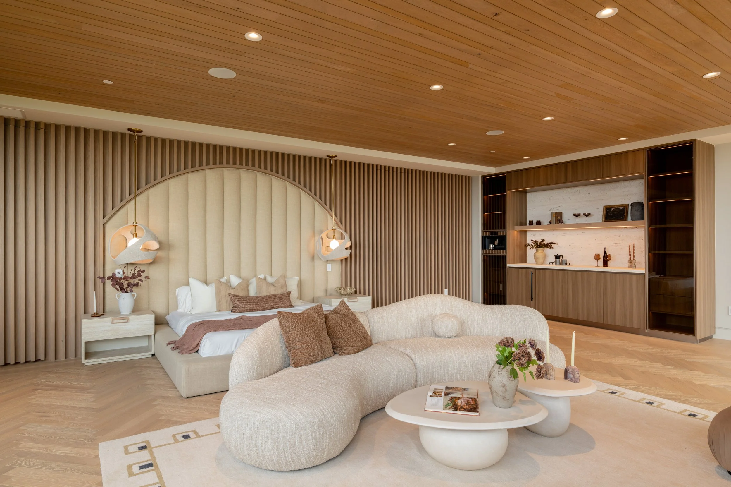 1360 Laurel Way - LR-3.jpg