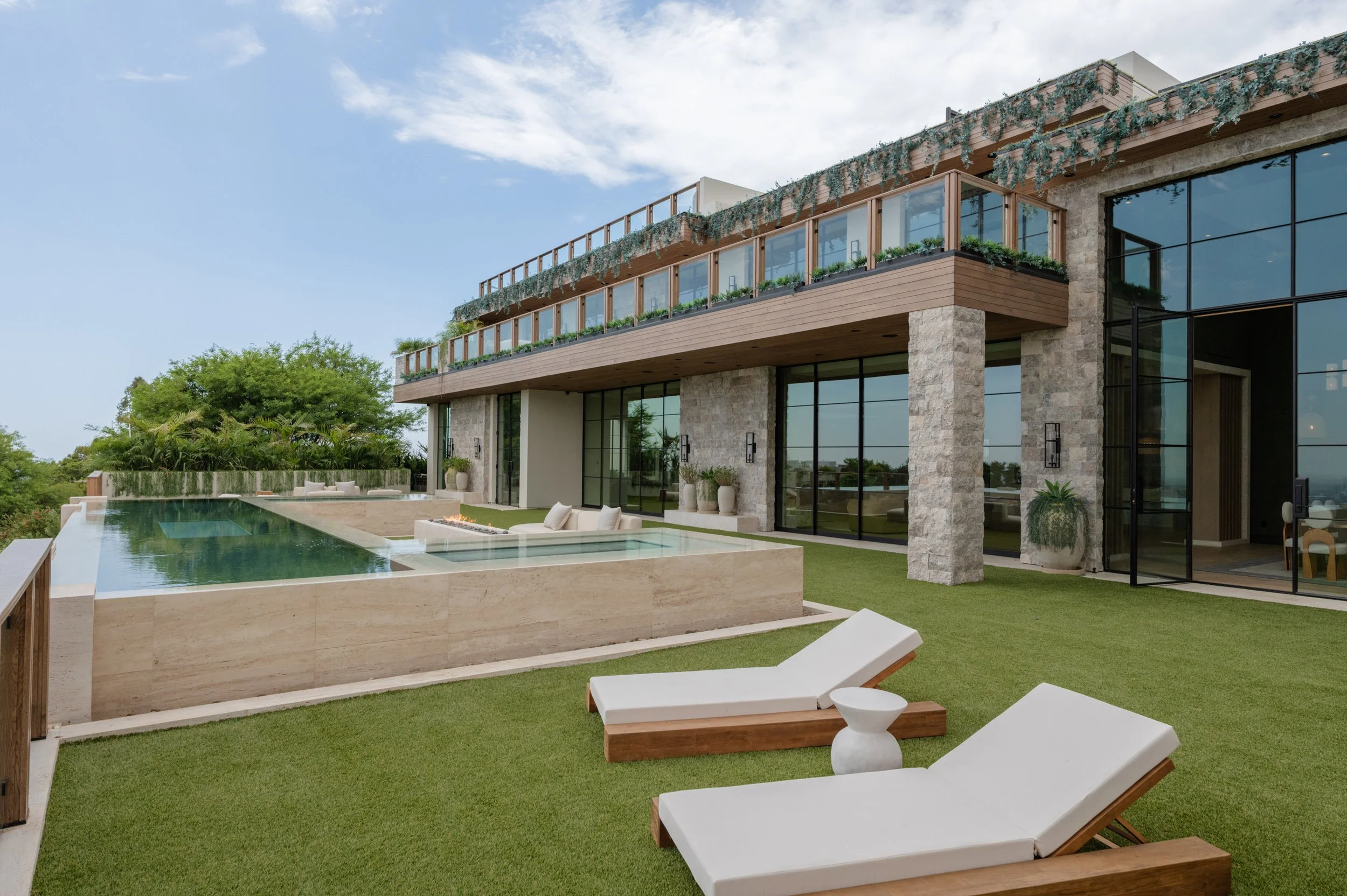 1360 Laurel Way - LR-135.jpg
