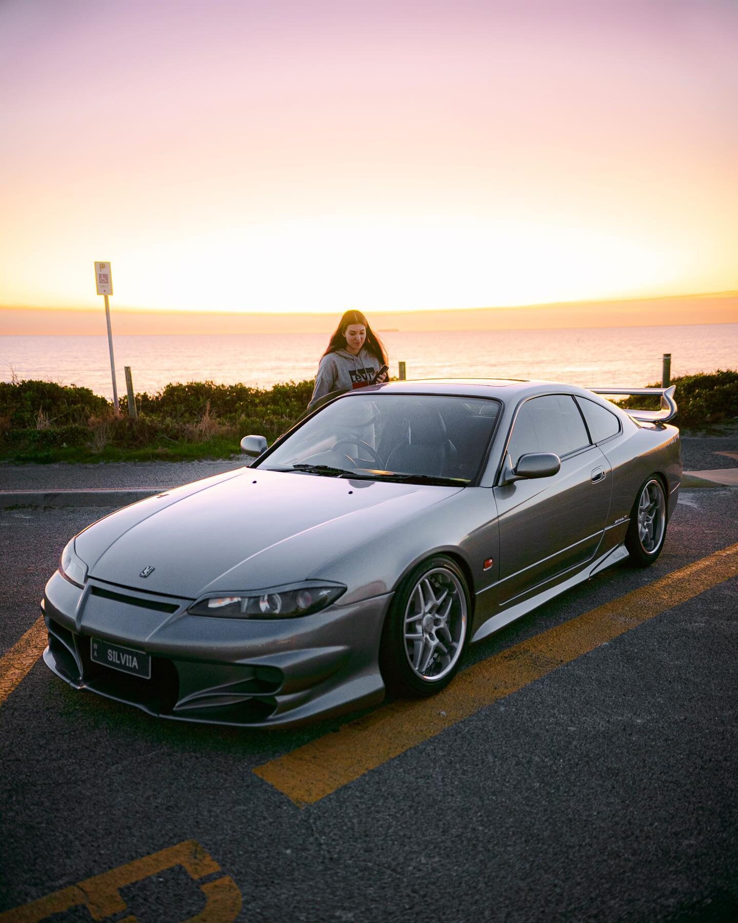 @200sx_ &lsquo;s Veilside Spec R S15

unexpected sunset shoot turned out to really show just how cool this Veilside bodykit flows the S15 body lines. 

dope car and great sunset 👍🏽