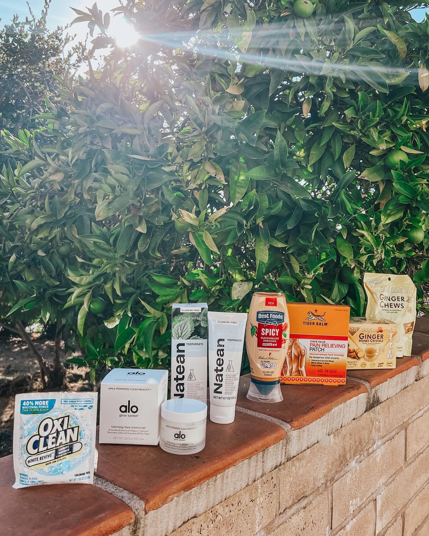 All my summer favorites, perfect to take right into Fall.  What's something you're taking from Summer into Fall?

Products were gifted for my review #complimentary #TryOxiClean #TigerBalmTruths #alovoxbox #Nateanclean #PrinceOfPeaceGinger #GetSpicy @