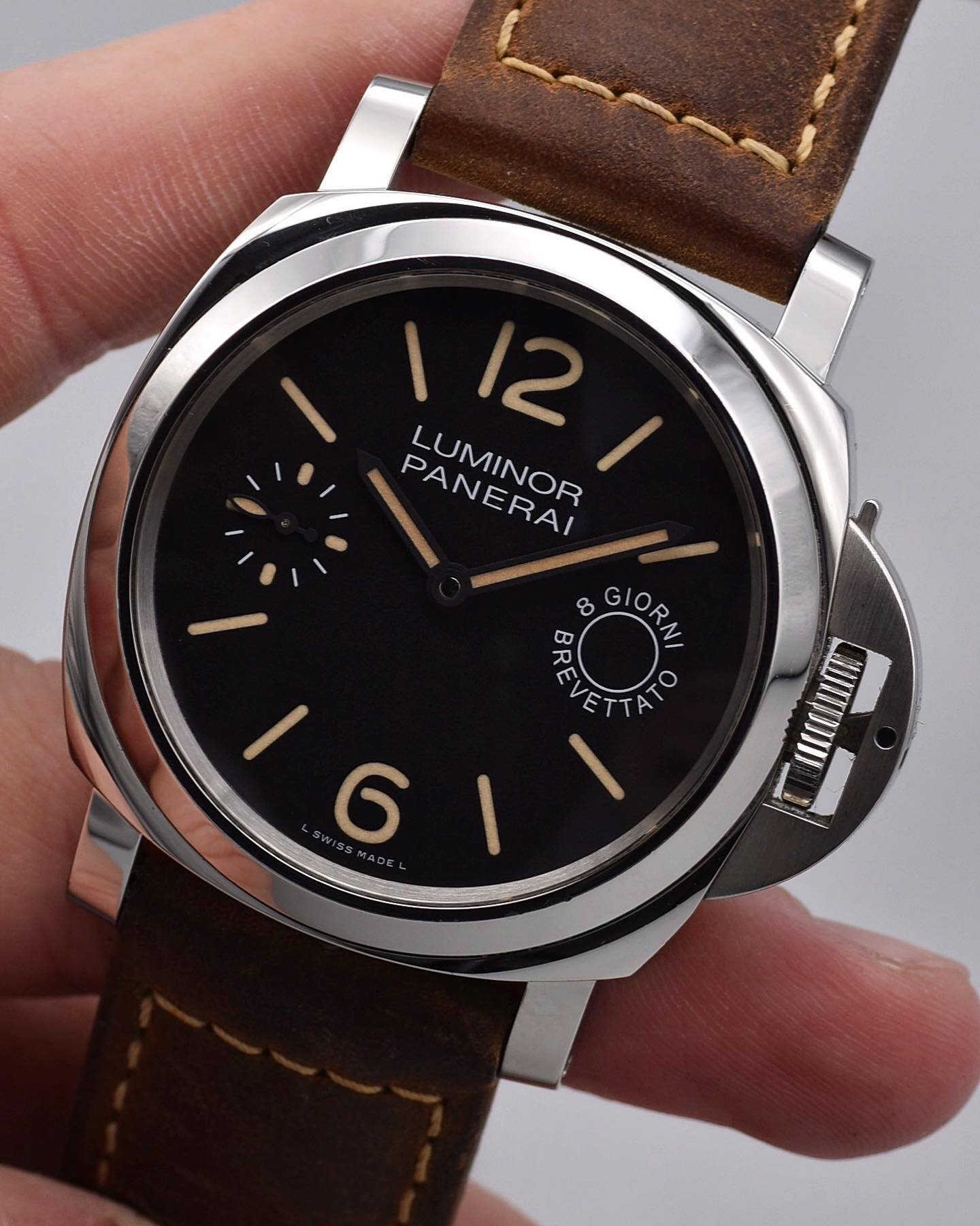 🚨 NWA 🚨 Panerai Luminor 8 Days PAM590⬇️

Displaying the iconic &lsquo;8 Giorni Brevettato&rsquo; on the dial, the PAM590 is an awesome Panerai Luminor 44mm, boasting an 8 Days power reserve! 👏🏼

Available now on fernotime.com ✅ 

#panerai #pam590