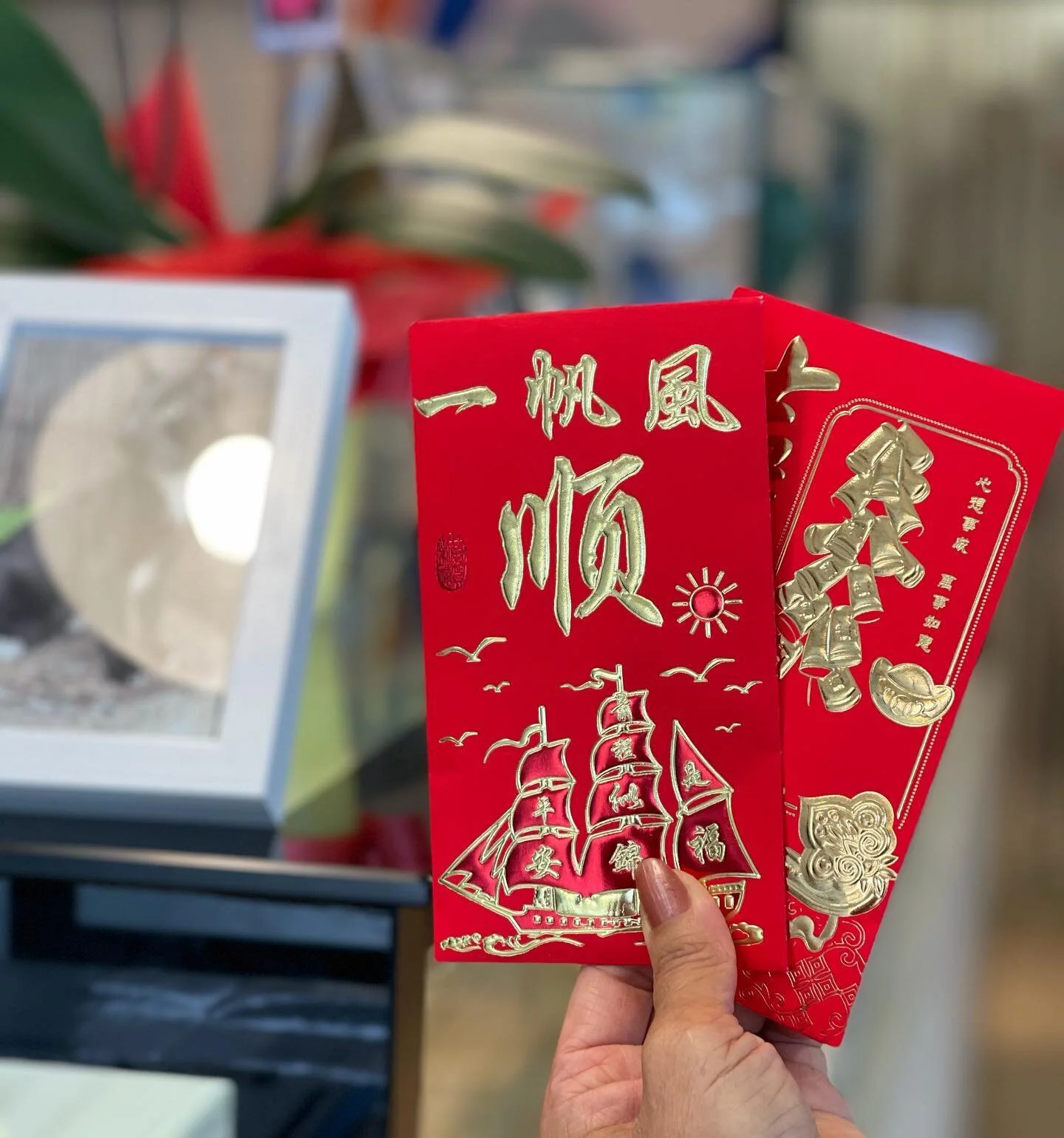 Happy Lunar New Year! Only good vibes from this point on. ✌️
.
Love, the Cheeky Challa fam 😻