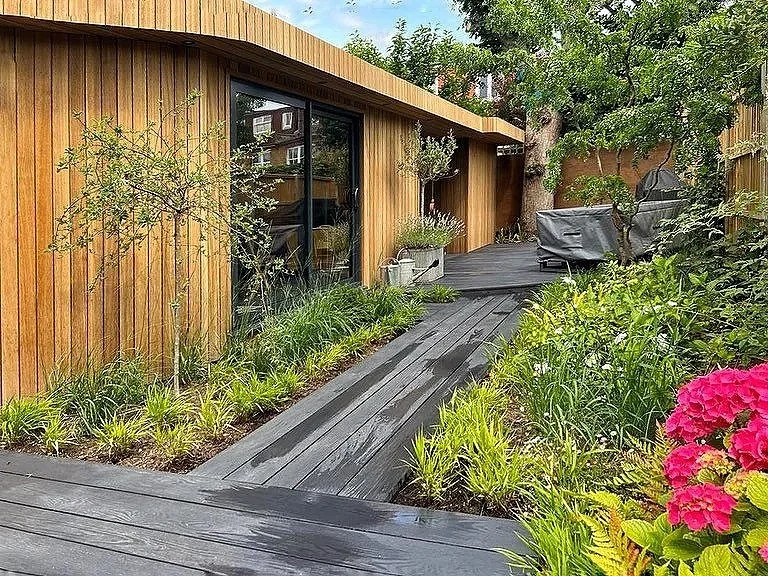 The Ultimate Garden Retreat, Twickenham