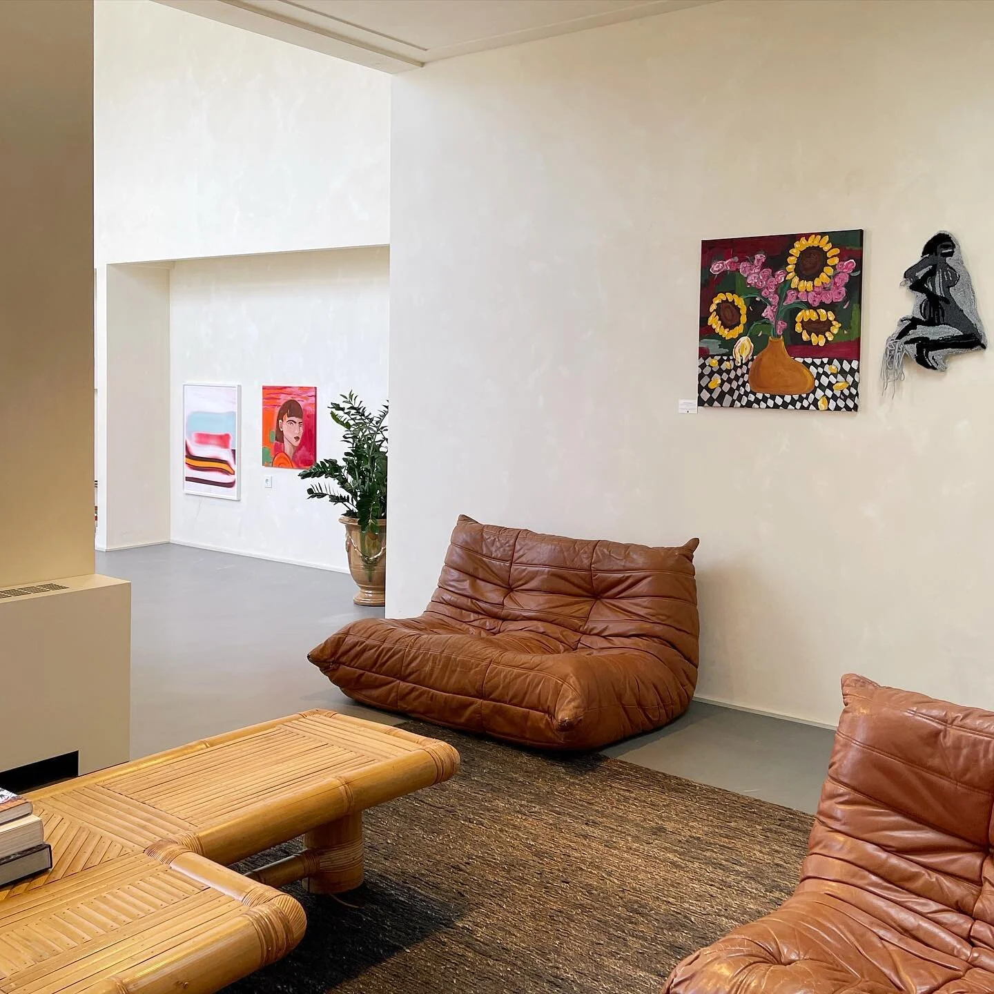 Exhibition with @ella.bril @juulskiryanova @fosbury.amsterdam @nocknock.art 🙏🏼 thankful for all the inspiring energy 🌈💖