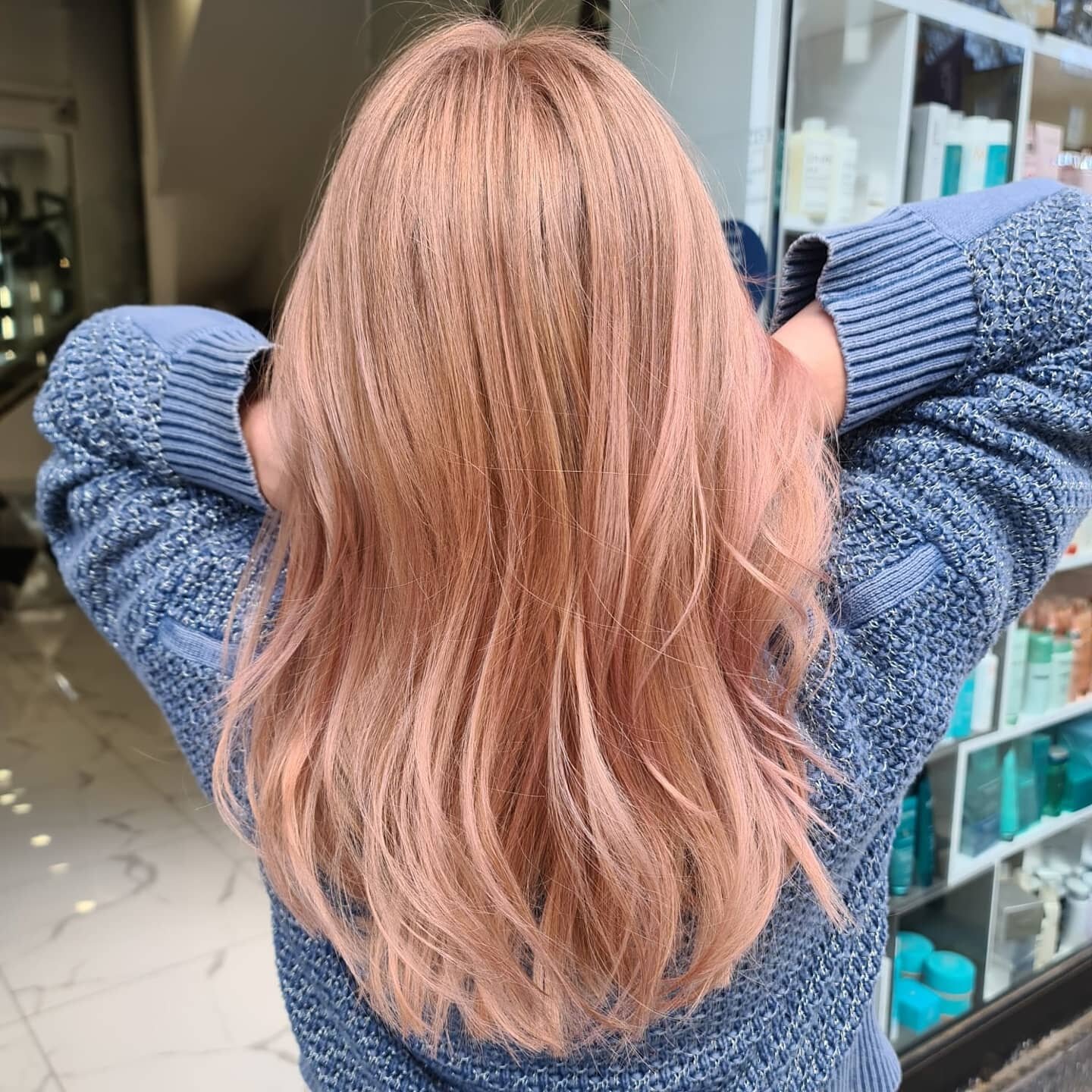 A sophisticated take on 
Candy 🍬 Floss hair...
Perfect for our up and coming strawberries and cream season. Super Kawaii!

Colour: Rose Gold Milksake
 @loreal @lorealpro

Chopped and styled and coloured by
@beatacastielhair
.
.
.
.
.
.
.
.
.
.
#lore