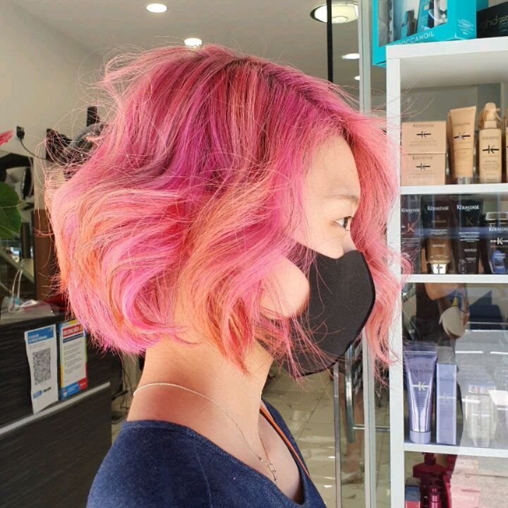 Ladies in pink! Its officially a trend...
Multi dimensional pinks, fuscia, oranges on  our stunning client! Virant and fun colours always cheers us up 💗

Chopped and styled by @bartekcass 
Colour by @castielbeatahair 
.
.
.
.
.
.
.
.
.
.
#lorealpro 