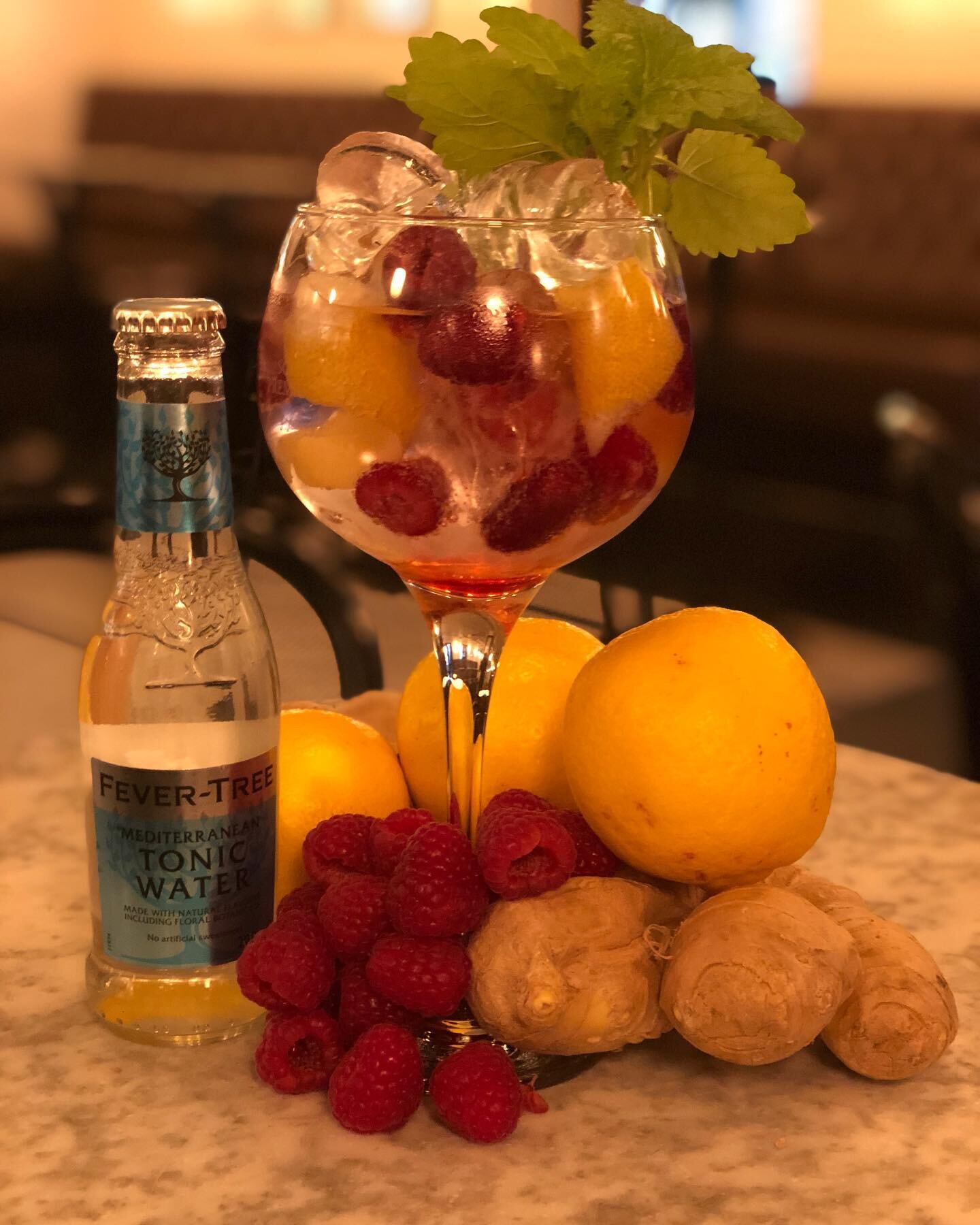 #fevertreemediterranean #ginger #raspberries #zestoflemon #underbarwhiskybar #akerbrygge #oslo