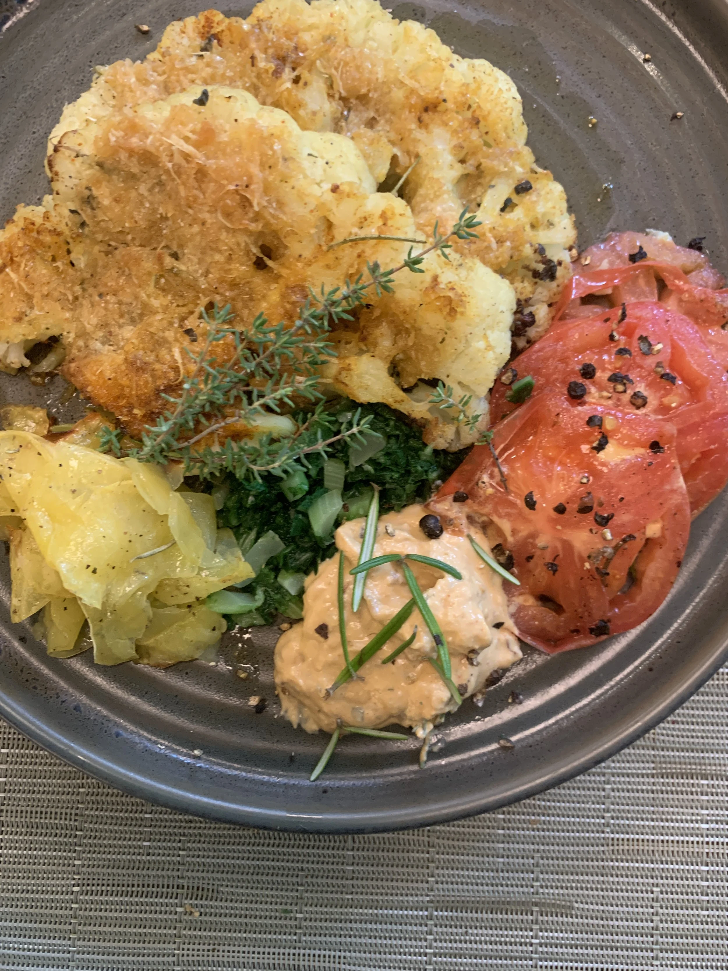 Blumenkohlschnitzel mit italienischen Kräutern 
